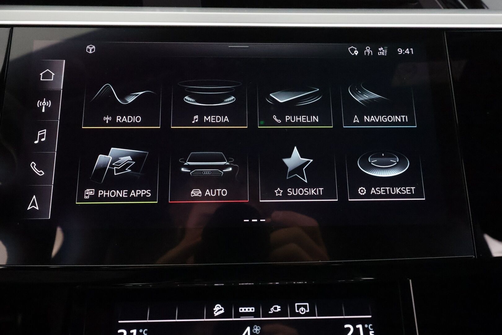 AUDI Q8 E-TRON 2024 50 e-tron quattro - | ACC | Koukku | S-line sisäpaketti | Muistipenkki | Sporttipenkit sähköllä | Matrix | Keyless | Nahka-alcantara | P.kamera | Lane Assist | 2x renkaat aluin | 