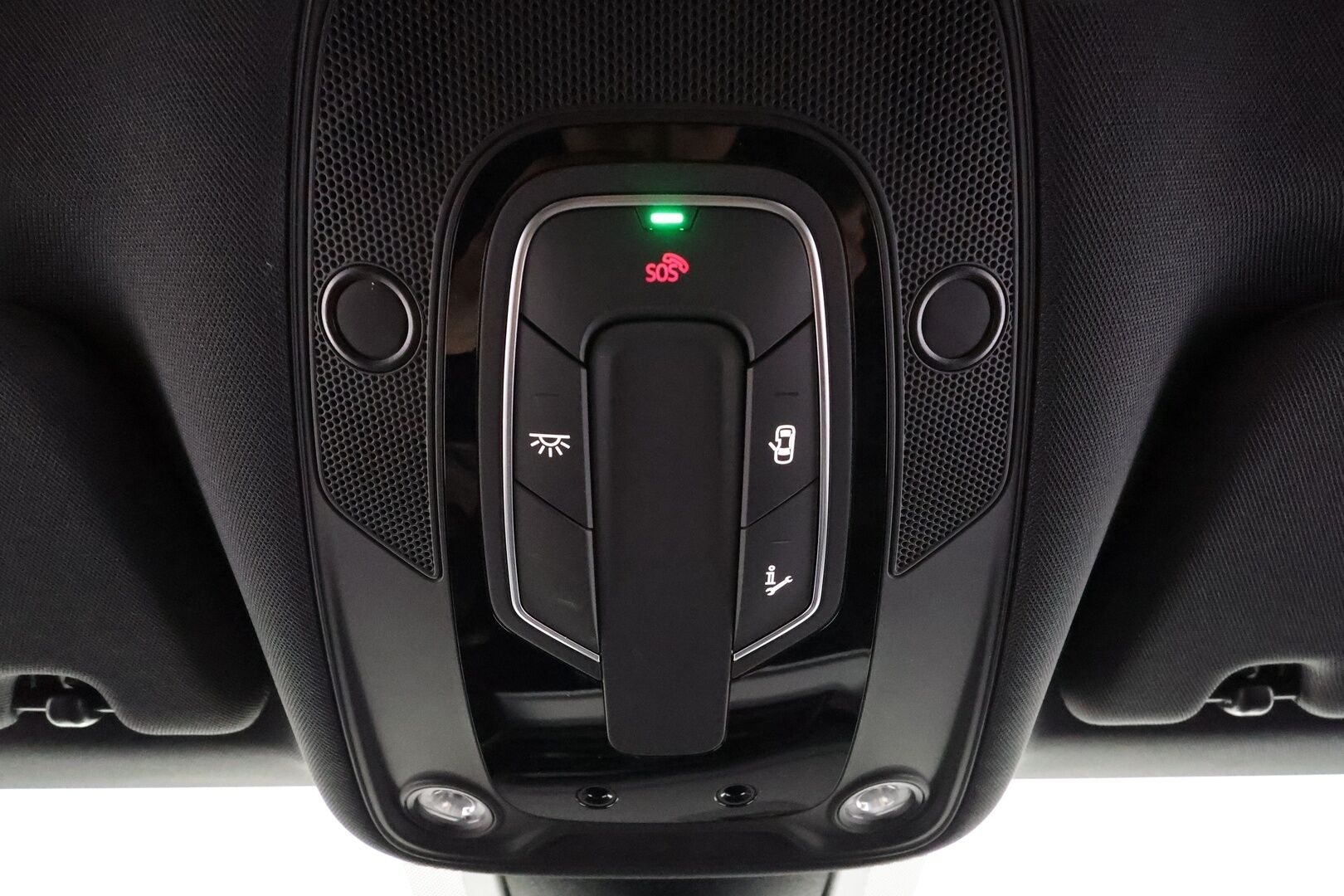 AUDI Q8 E-TRON 2024 50 e-tron quattro - | ACC | Koukku | S-line sisäpaketti | Muistipenkki | Sporttipenkit sähköllä | Matrix | Keyless | Nahka-alcantara | P.kamera | Lane Assist | 2x renkaat aluin | 