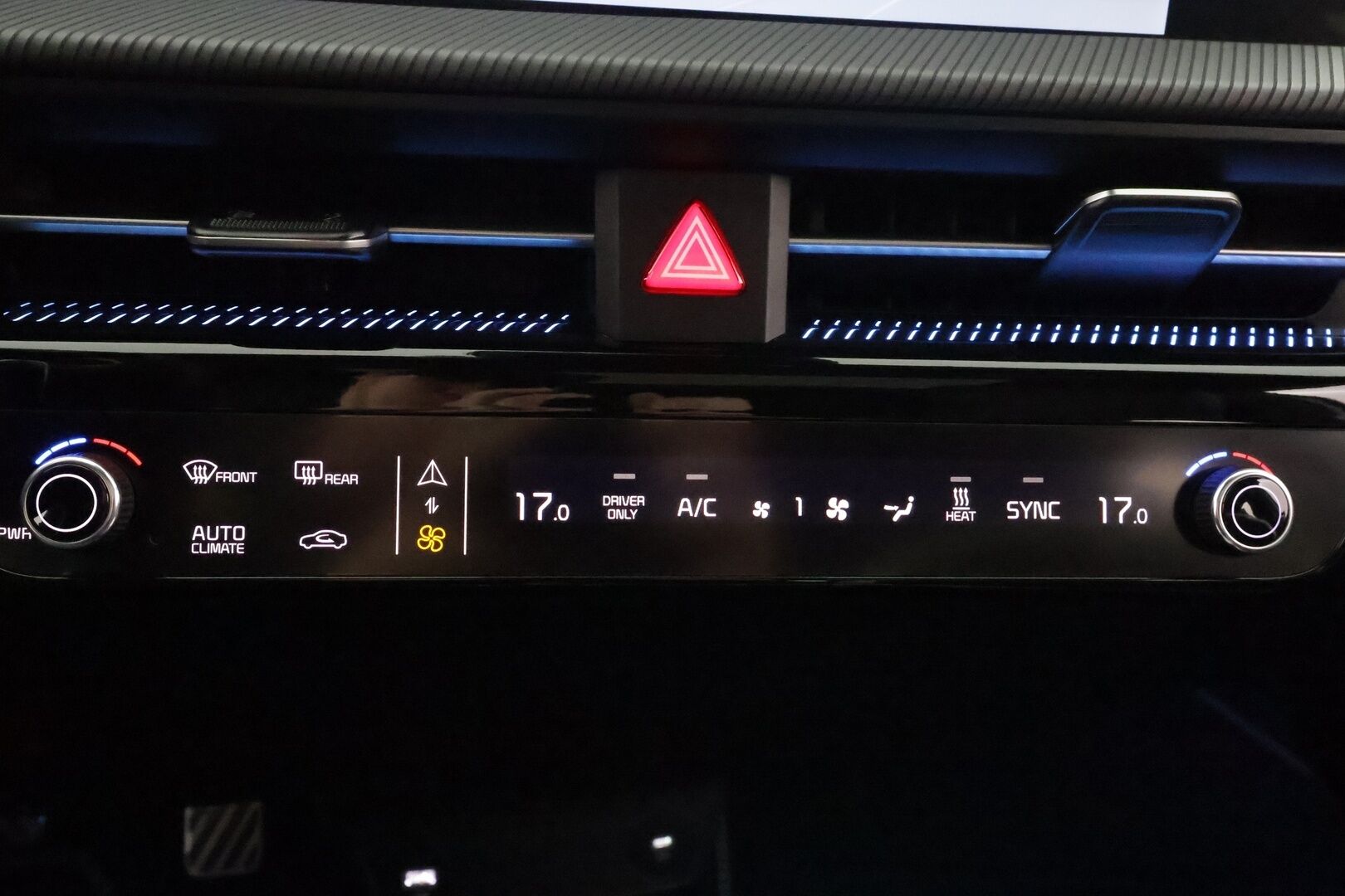 KIA EV6 2024 GT-Line AWD 77 kWh 325 hv - | ACC | ILP | Koukku | 360° | HUD | Meridian | Ilm. relax penkit | Muistipenkki | Kattoluukku | Nahka-alcantara | Ambient | HDA | BSM | 
