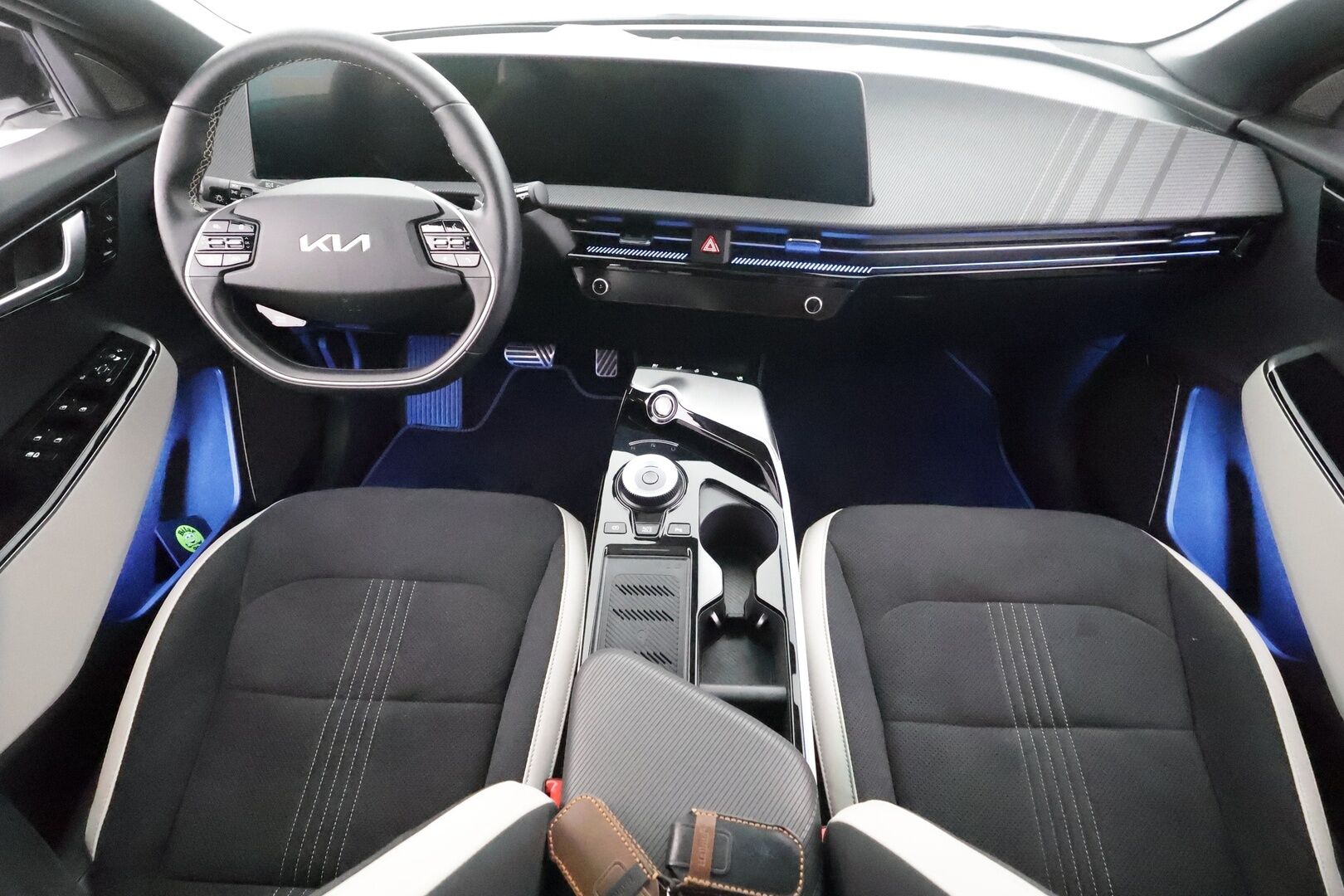 KIA EV6 2024 GT-Line AWD 77 kWh 325 hv - | ACC | ILP | Koukku | 360° | HUD | Meridian | Ilm. relax penkit | Muistipenkki | Kattoluukku | Nahka-alcantara | Ambient | HDA | BSM | 