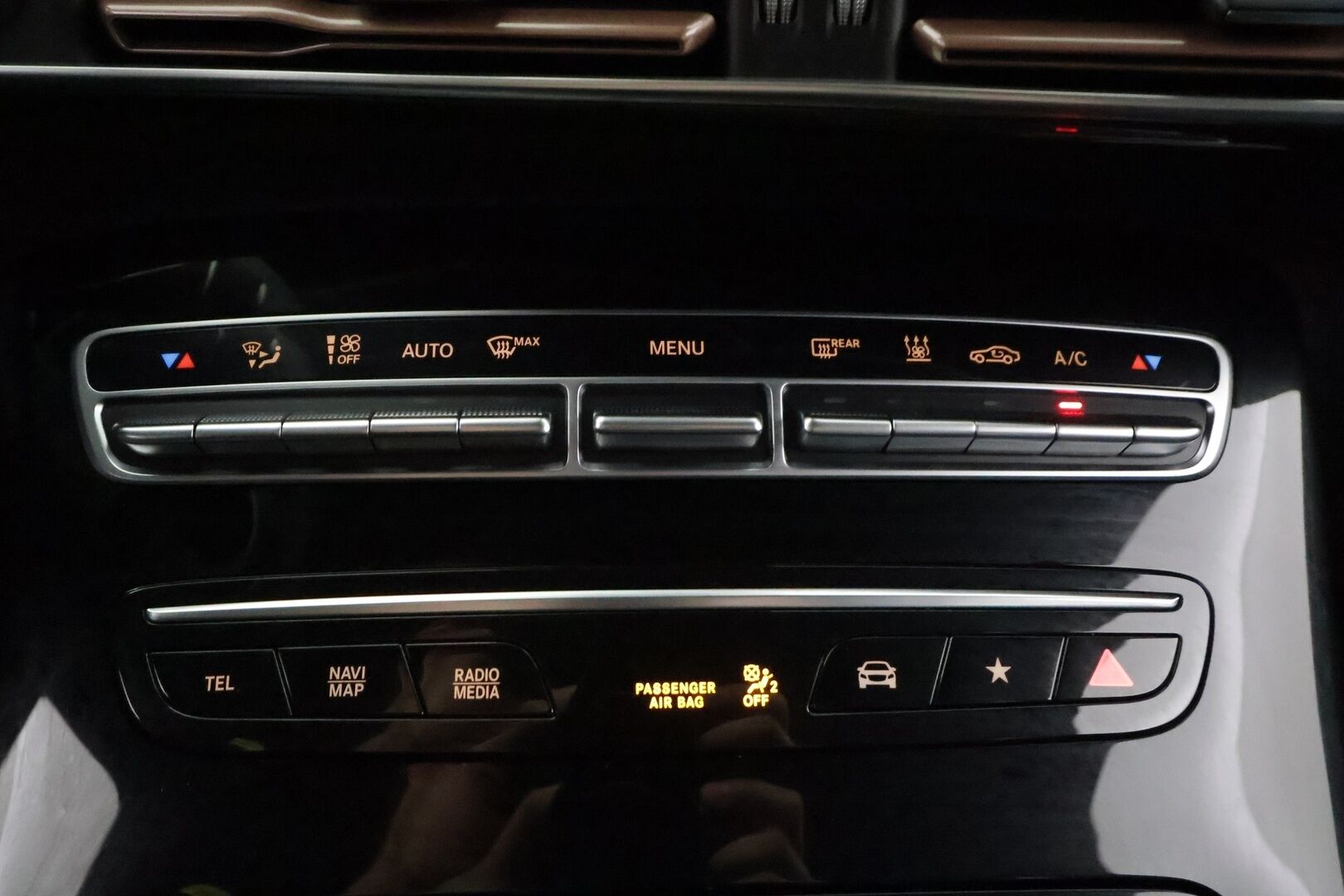 MERCEDES-BENZ EQC 2023 400 4Matic - | DTR+ | ILP | Koukku | Multibeam | Muistipenkit hieronnalla | Puolinahat | 360 | HUD | Keyless | Lane Assist | BSM | Sähk. ratti | Merkkihuollot | ALV | 