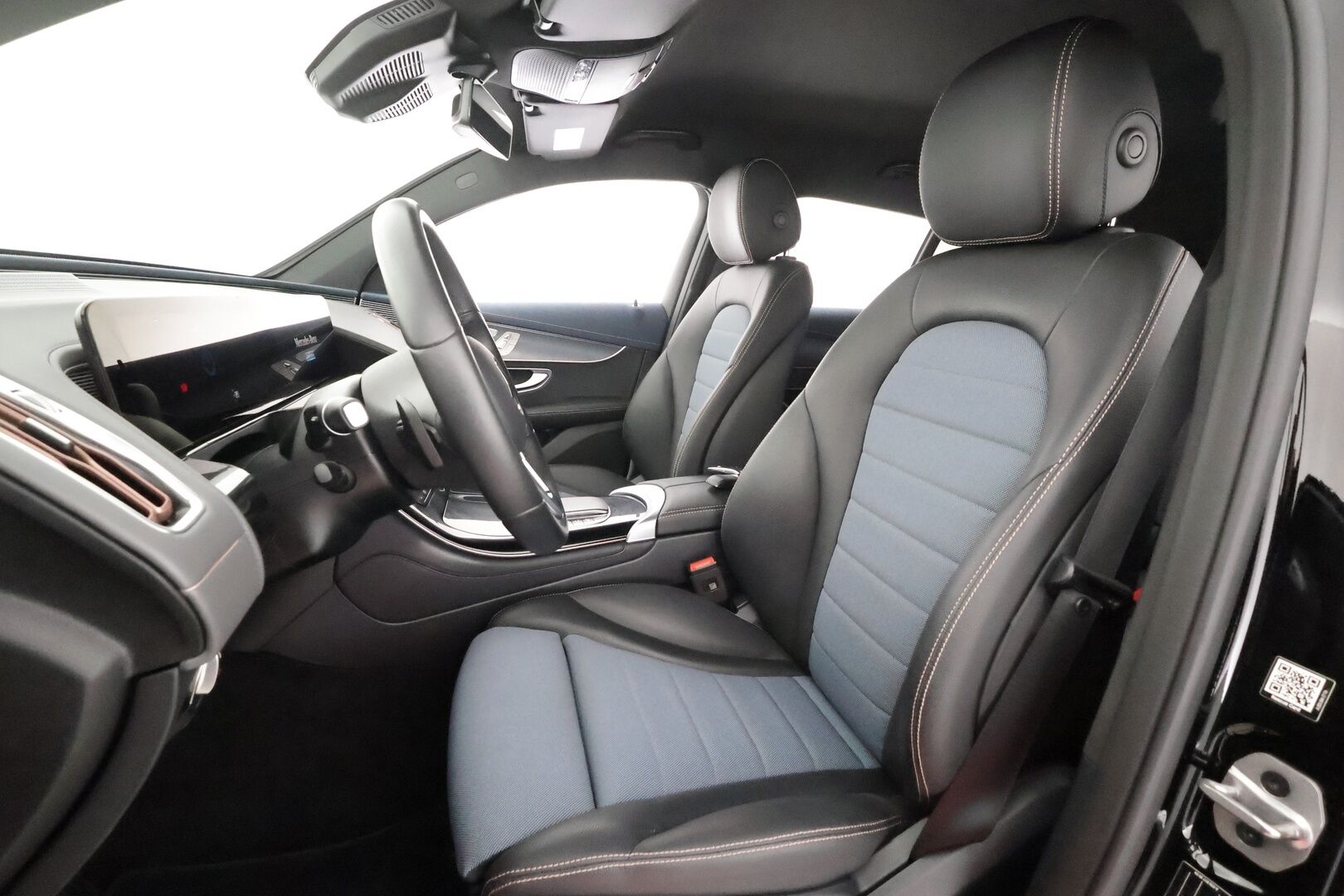 MERCEDES-BENZ EQC 2023 400 4Matic - | DTR+ | ILP | Koukku | Multibeam | Muistipenkit hieronnalla | Puolinahat | 360 | HUD | Keyless | Lane Assist | BSM | Sähk. ratti | Merkkihuollot | ALV | 