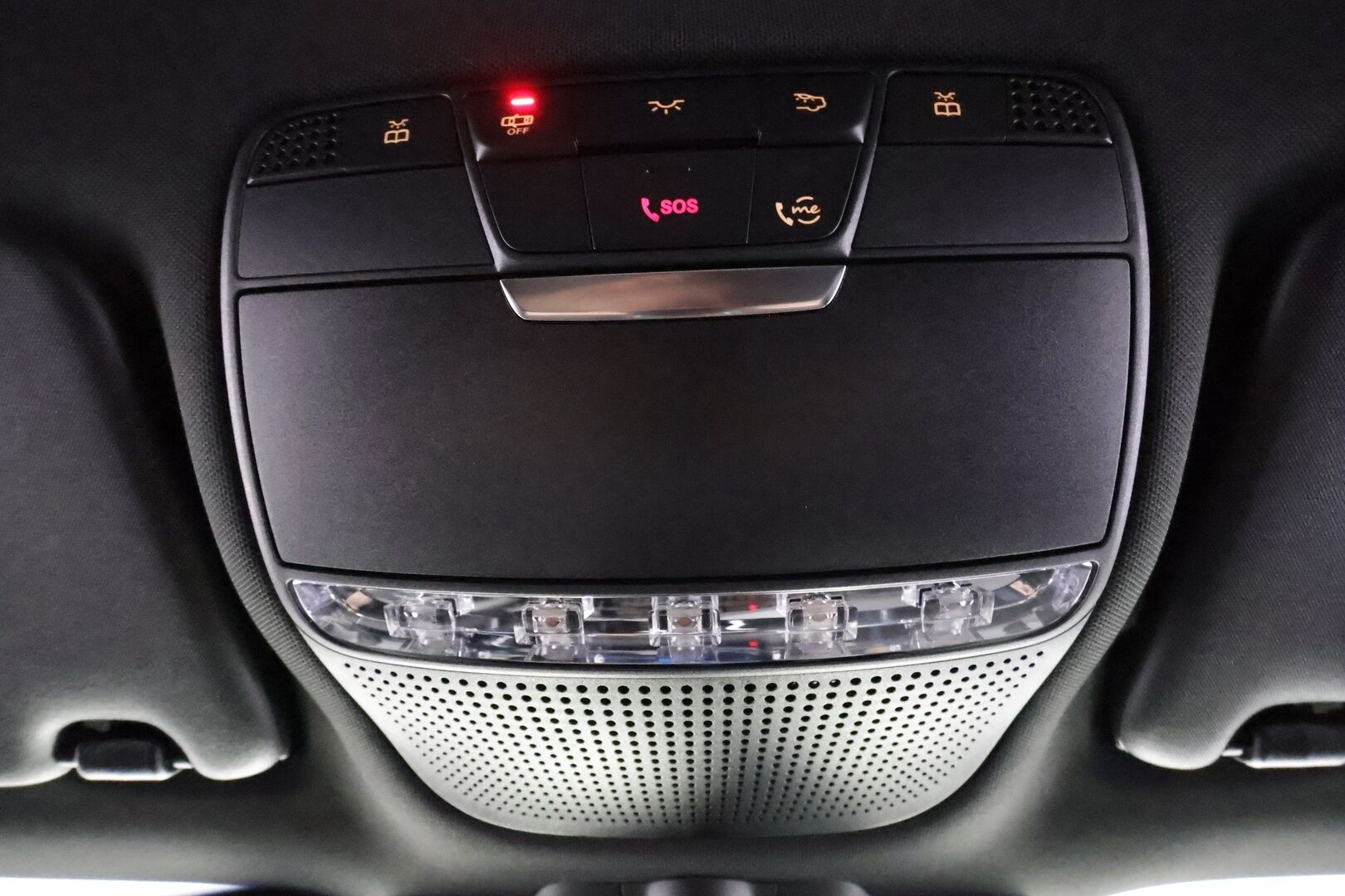 MERCEDES-BENZ EQC 2023 400 4Matic - | DTR+ | ILP | Koukku | Multibeam | Muistipenkit hieronnalla | Puolinahat | 360 | HUD | Keyless | Lane Assist | BSM | Sähk. ratti | Merkkihuollot | ALV | 