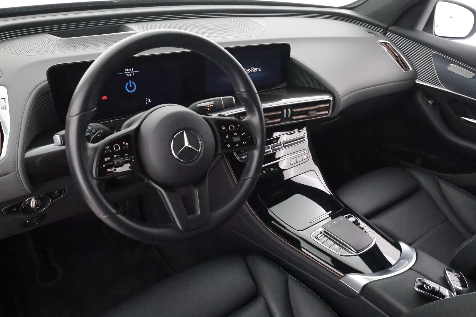 MERCEDES-BENZ EQC 2023 400 4Matic - | DTR+ | ILP | HUD | 360° | Sporttinahat hieronnalla | Multibeam LED | Lane Assist | Apple & Android | Widescreen | Sähk. takaluukku | Merkkihuollot |