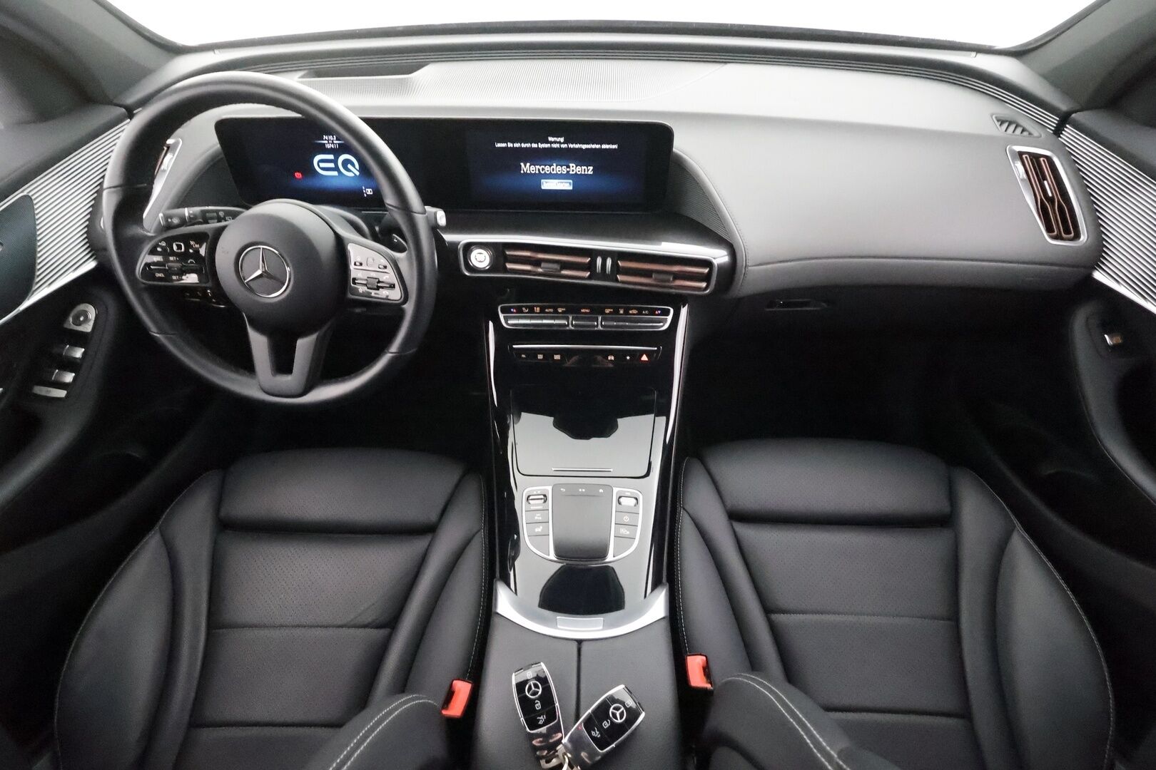 MERCEDES-BENZ EQC 2023 400 4Matic - | DTR+ | ILP | HUD | 360° | Sporttinahat hieronnalla | Multibeam LED | Lane Assist | Apple & Android | Widescreen | Sähk. takaluukku | Merkkihuollot |