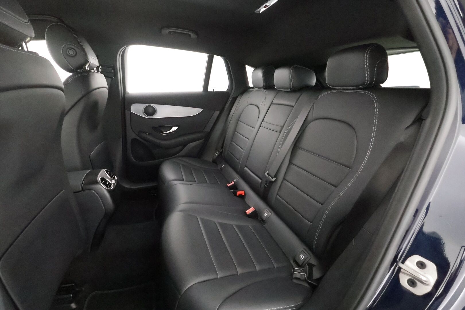 MERCEDES-BENZ EQC 2023 400 4Matic - | DTR+ | ILP | HUD | 360° | Sporttinahat hieronnalla | Multibeam LED | Lane Assist | Apple & Android | Widescreen | Sähk. takaluukku | Merkkihuollot |
