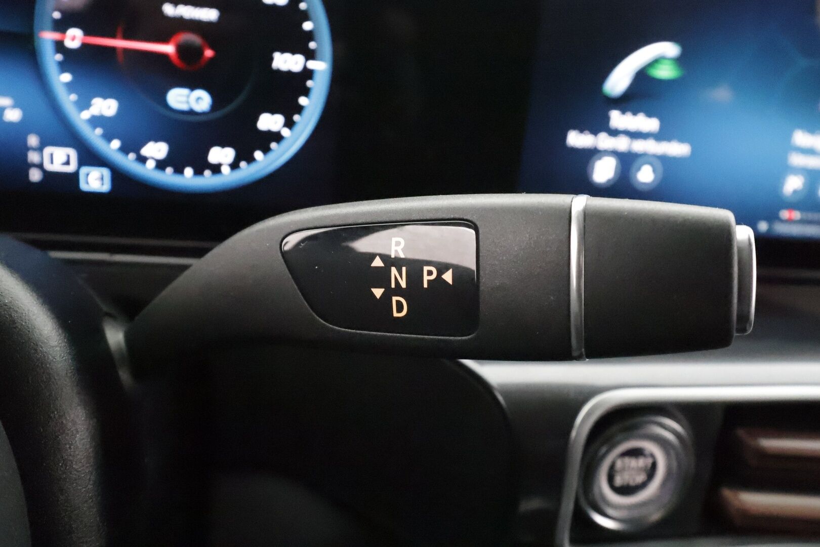 MERCEDES-BENZ EQC 2023 400 4Matic - | DTR+ | ILP | HUD | 360° | Sporttinahat hieronnalla | Multibeam LED | Lane Assist | Apple & Android | Widescreen | Sähk. takaluukku | Merkkihuollot |