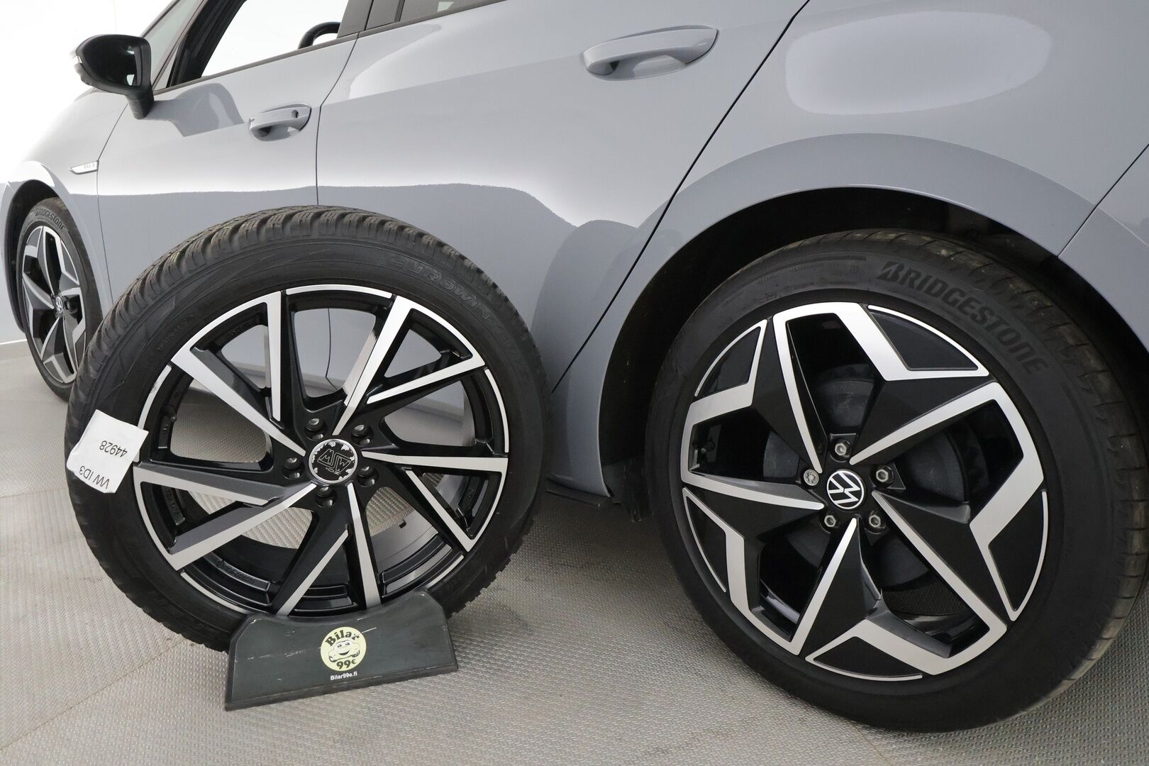 Volkswagen ID.3 2023 Pro S Business 150 kW, akku 77 kWh, 5-paikkainen - | ACC | ILP | IQ.Light | 360° | Nahka-alcantara | Travel Assist | Side Assist | Keyless | Ambient light | Lämm. ratti | 2x renkaat aluin | Merkkihuollot |  