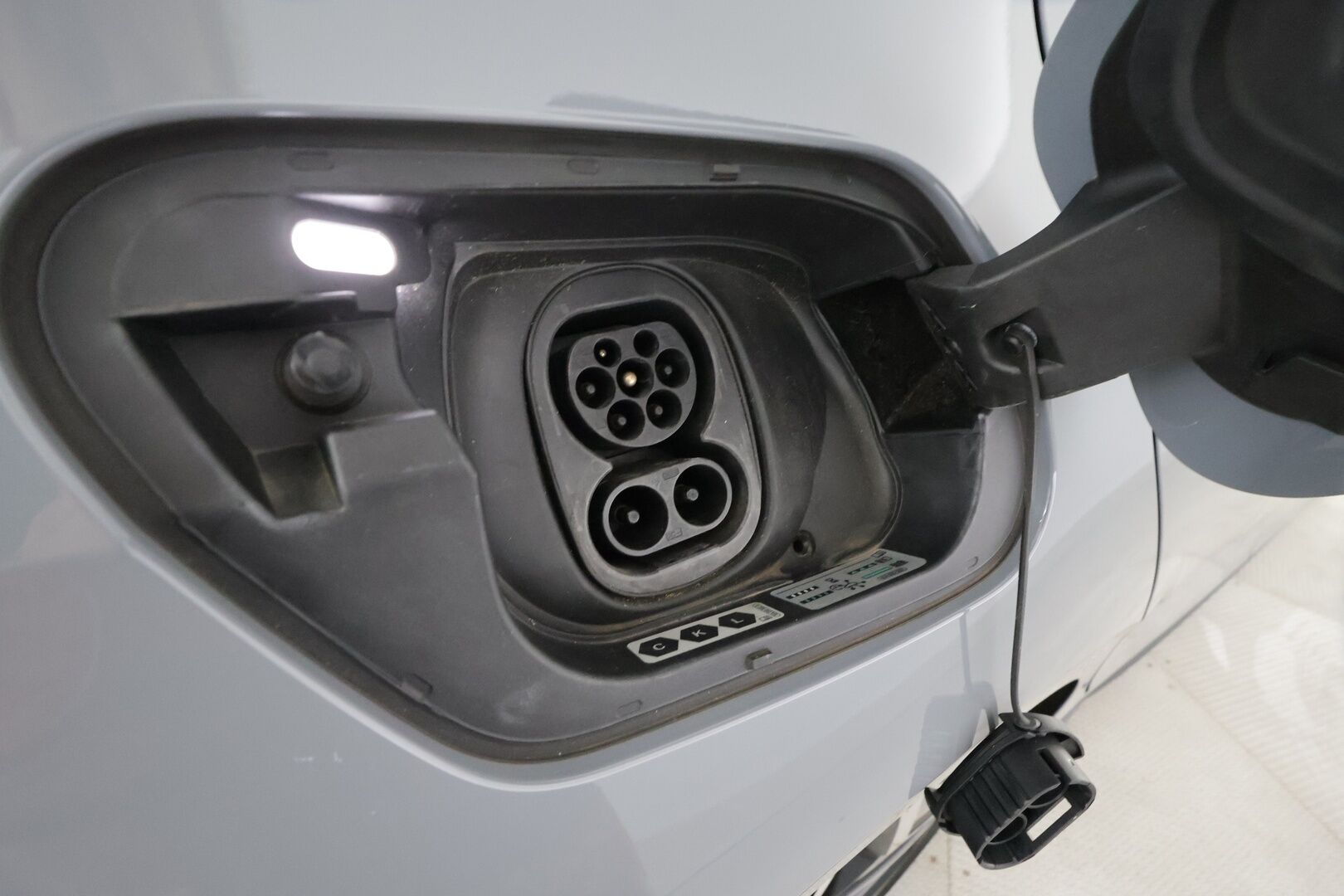 Volkswagen ID.3 2023 Pro S Business 150 kW, akku 77 kWh, 5-paikkainen - | ACC | ILP | IQ.Light | 360° | Nahka-alcantara | Travel Assist | Side Assist | Keyless | Ambient light | Lämm. ratti | 2x renkaat aluin | Merkkihuollot |  