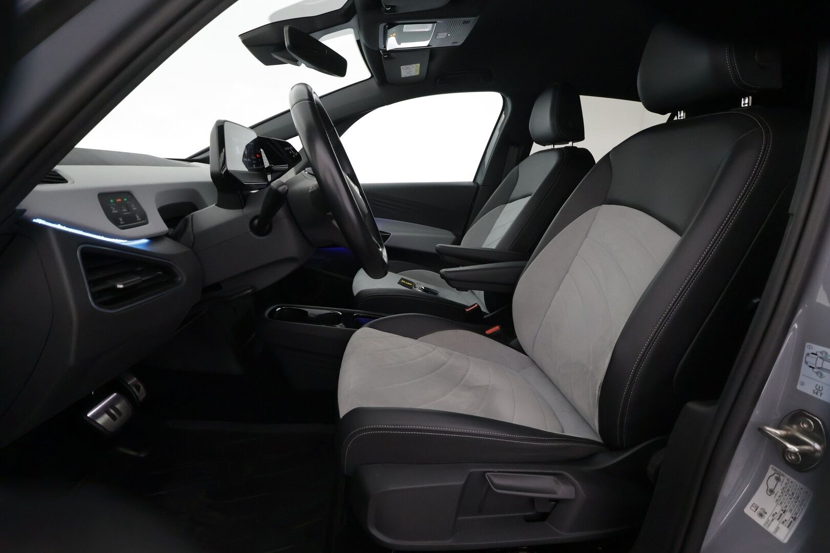 Volkswagen ID.3 2023 Pro S Business 150 kW, akku 77 kWh, 5-paikkainen - | ACC | ILP | IQ.Light | 360° | Nahka-alcantara | Travel Assist | Side Assist | Keyless | Ambient light | Lämm. ratti | 2x renkaat aluin | Merkkihuollot |  