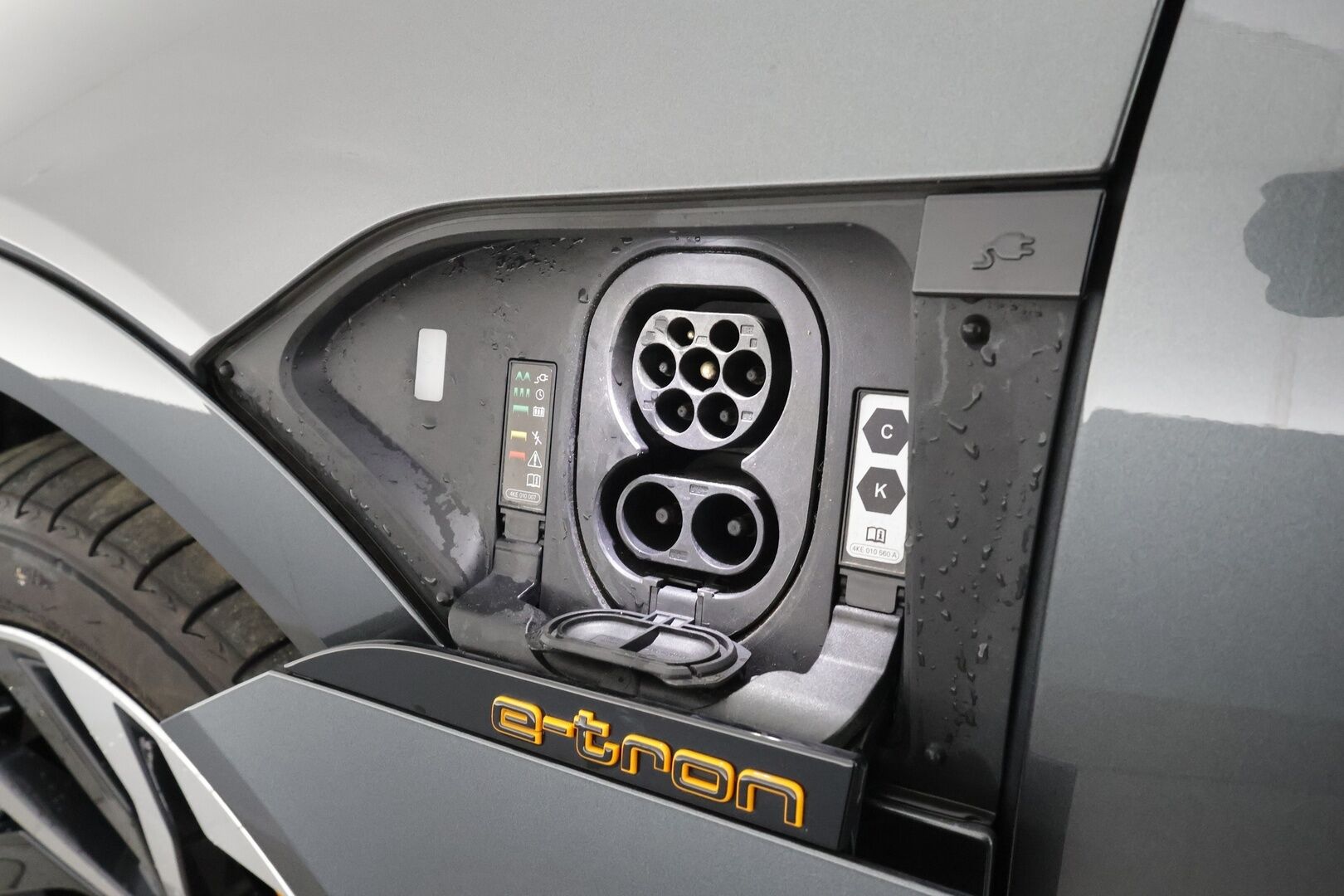 AUDI E-TRON 2022 Sportback S line quattro 55 300kW - | ACC | B&O | HUD | 360° | Tikatut sporttinahat | Matrix | Muistipenkki | Kamerapeilit | Keyless | Akt. kaistaohjaus | Navi | Apple & Android | ALV |