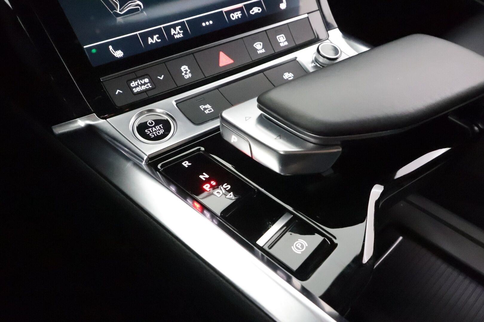 AUDI E-TRON 2022 Sportback S line quattro 55 300kW - | ACC | B&O | HUD | 360° | Tikatut sporttinahat | Matrix | Muistipenkki | Kamerapeilit | Keyless | Akt. kaistaohjaus | Navi | Apple & Android | ALV |
