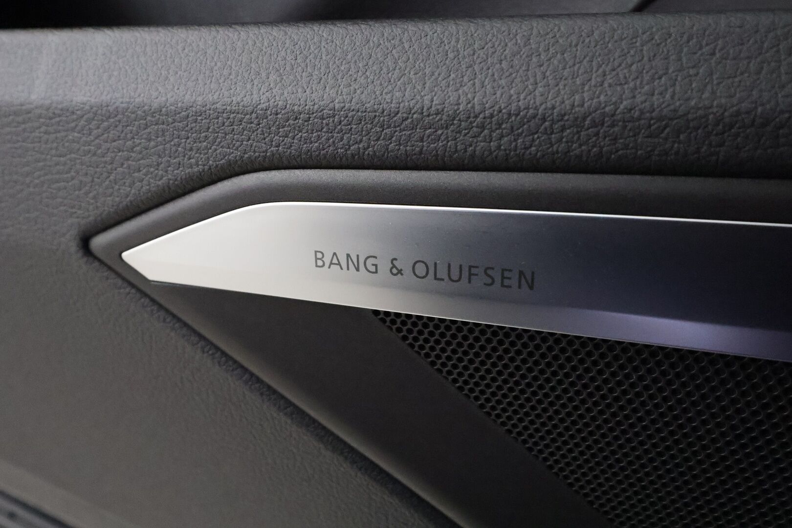 AUDI E-TRON 2022 Sportback S line quattro 55 300kW - | ACC | B&O | HUD | 360° | Tikatut sporttinahat | Matrix | Muistipenkki | Kamerapeilit | Keyless | Akt. kaistaohjaus | Navi | Apple & Android | ALV |