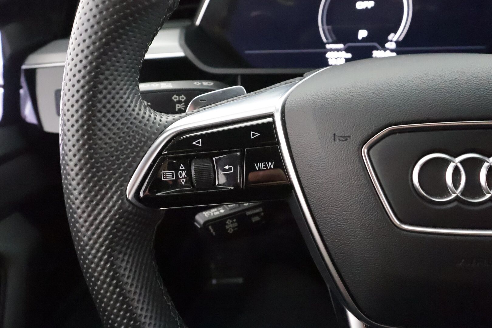 AUDI E-TRON 2022 Sportback S line quattro 55 300kW - | ACC | B&O | HUD | 360° | Tikatut sporttinahat | Matrix | Muistipenkki | Kamerapeilit | Keyless | Akt. kaistaohjaus | Navi | Apple & Android | ALV |