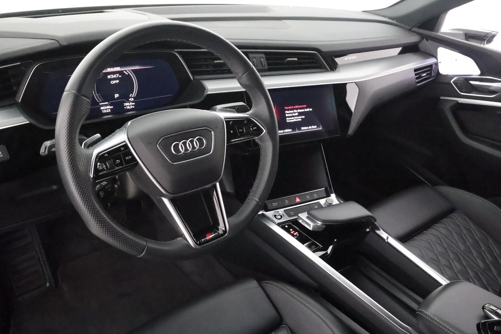 AUDI E-TRON 2022 Sportback S line quattro 55 300kW - | ACC | B&O | HUD | 360° | Tikatut sporttinahat | Matrix | Muistipenkki | Kamerapeilit | Keyless | Akt. kaistaohjaus | Navi | Apple & Android | ALV |