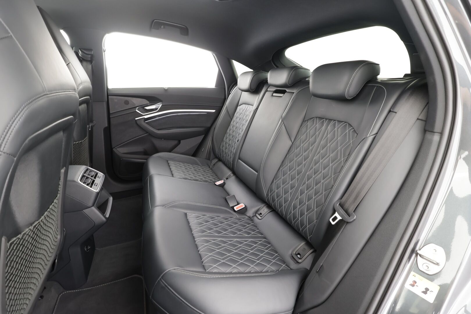 AUDI E-TRON 2022 Sportback S line quattro 55 300kW - | ACC | B&O | HUD | 360° | Tikatut sporttinahat | Matrix | Muistipenkki | Kamerapeilit | Keyless | Akt. kaistaohjaus | Navi | Apple & Android | ALV |
