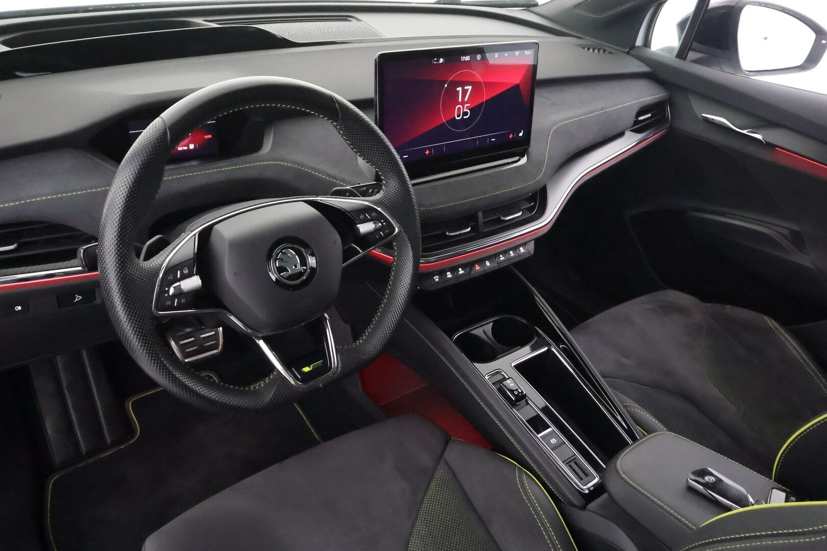 SKODA ENYAQ 2023 RS 4x4 220kW - | ILP | Koukku | Lasikatto | Canton | HUD | ACC | Matrix-LED | P.Kamera | Hierova Muistipenkki | Navi | Kaistavahti | Keyless | Merkkihuollot |