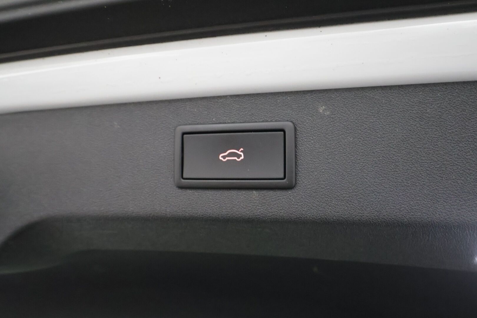 SKODA ENYAQ 2023 RS 4x4 220kW - | ILP | Koukku | Lasikatto | Canton | HUD | ACC | Matrix-LED | P.Kamera | Hierova Muistipenkki | Navi | Kaistavahti | Keyless | Merkkihuollot |