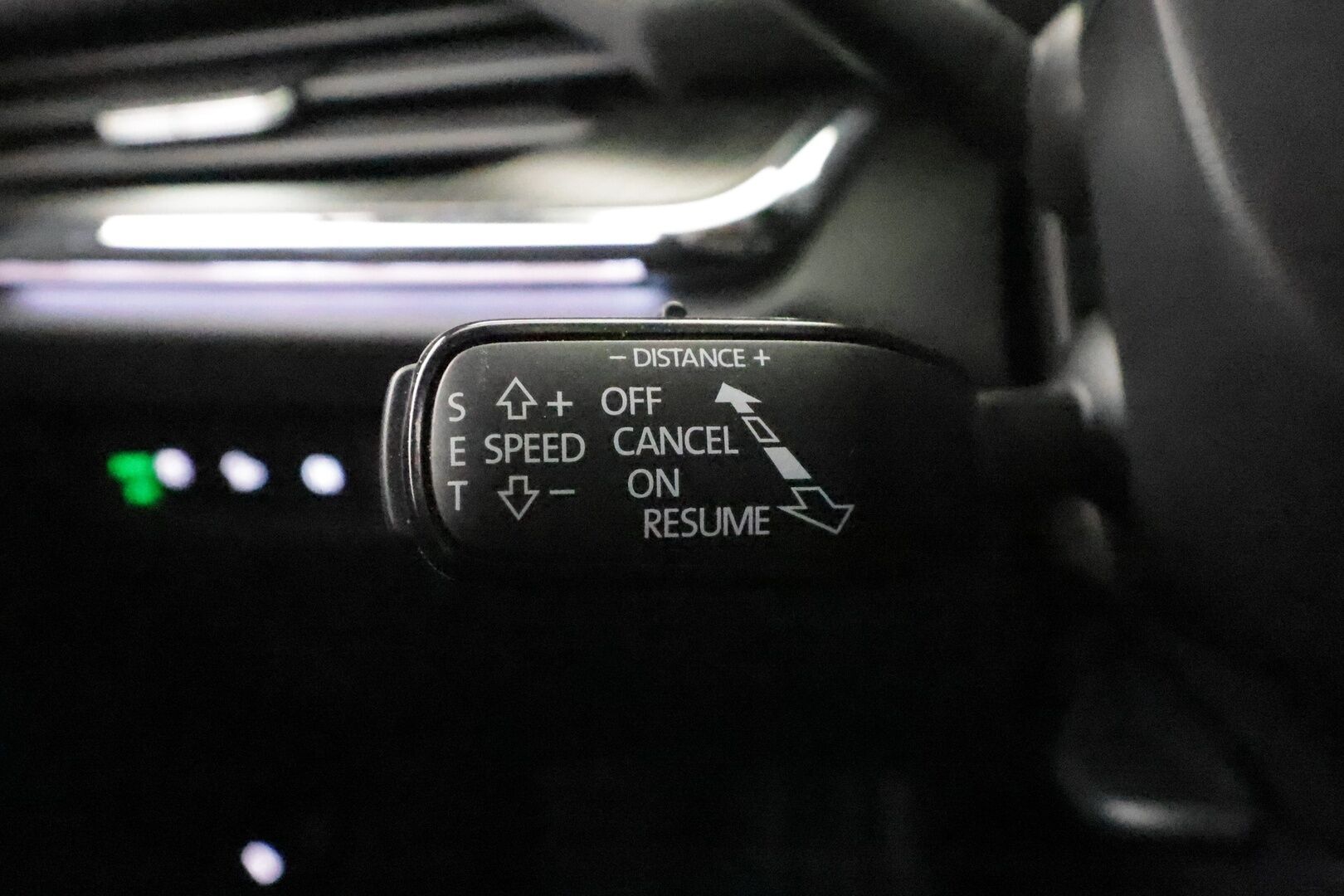 SKODA ENYAQ 2023 80x 4x4 RS iV - | ILP | Koukku | ACC | Matrix-LED | P.Kamera | Lasikatto | Canton | HUD | Hierova Muistipenkki | Navi | Kaistavahti | Keyless | Merkkihuollot | 