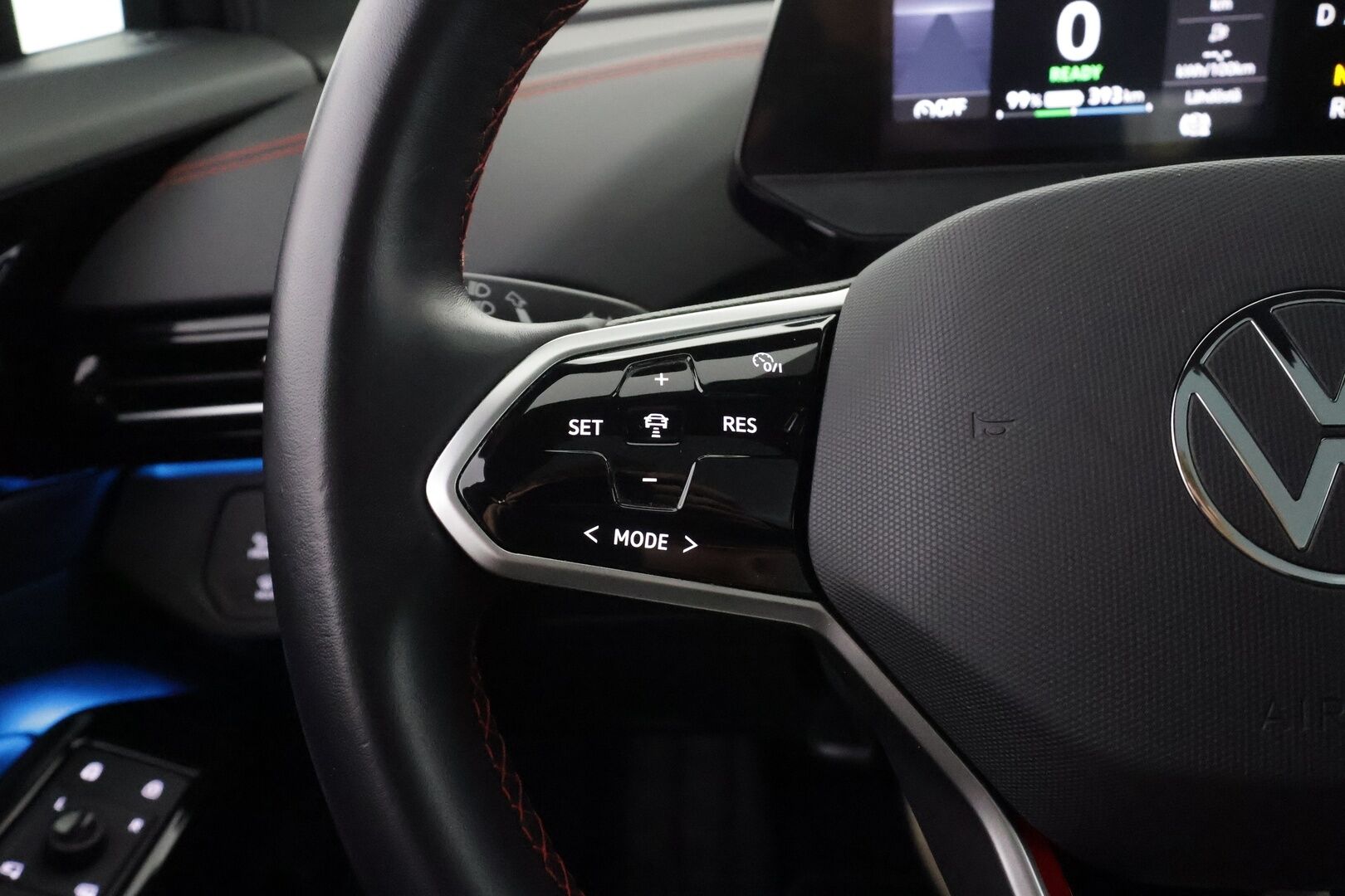 VOLKSWAGEN ID.5 2023 GTX Dual Motor AWD, akku 77 kWh - | HUD | ILP | Koukku | ACC | Matrix-LED | 360 | Lasikatto | Hierovat Sporttipenkit Muistilla | Navi | Kaistavahti | Keyless | 2x Latauskaapelit | Merkkihuollot | 
