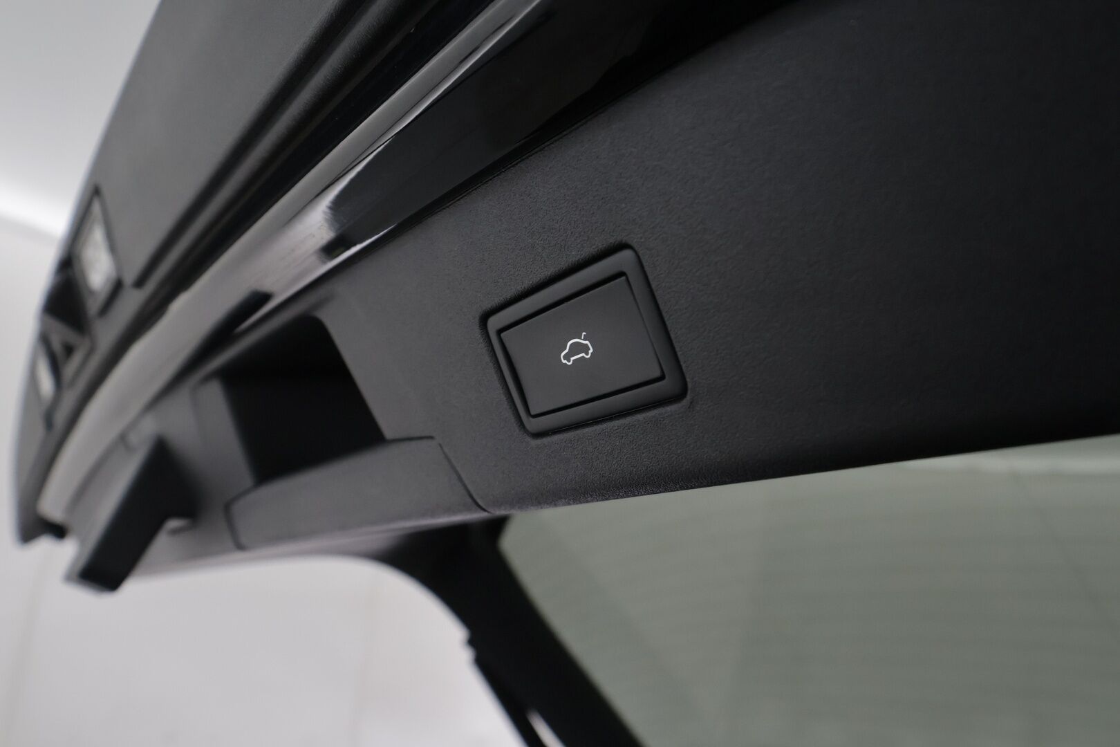 VOLKSWAGEN ID.5 2023 GTX Dual Motor AWD, akku 77 kWh - | HUD | ILP | Koukku | ACC | Matrix-LED | 360 | Lasikatto | Hierovat Sporttipenkit Muistilla | Navi | Kaistavahti | Keyless | 2x Latauskaapelit | Merkkihuollot | 