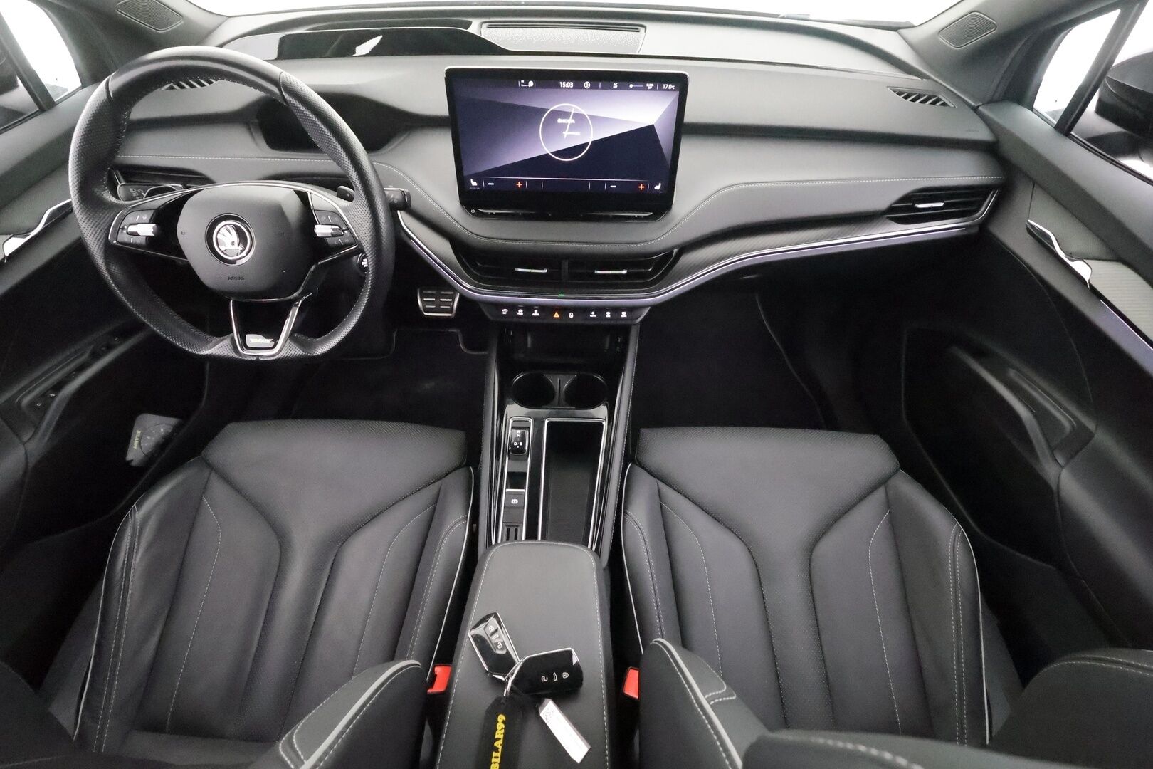 SKODA ENYAQ 2023 RS 4x4 220kW - | ILP | Koukku | Lasikatto | Canton | HUD | ACC | Matrix-LED | P.Kamera | Hierova Muistipenkki | Navi | Kaistavahti | Keyless | 2x Latauskaapelit | Merkkihuollot |
