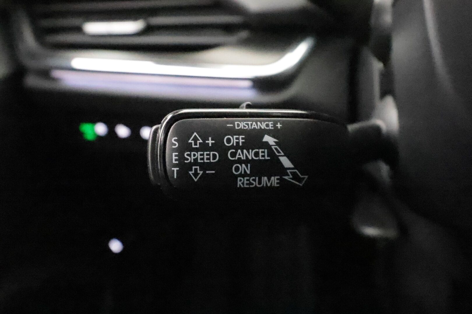 SKODA ENYAQ 2023 RS 4x4 220kW - | ILP | Koukku | Lasikatto | Canton | HUD | ACC | Matrix-LED | P.Kamera | Hierova Muistipenkki | Navi | Kaistavahti | Keyless | 2x Latauskaapelit | Merkkihuollot |
