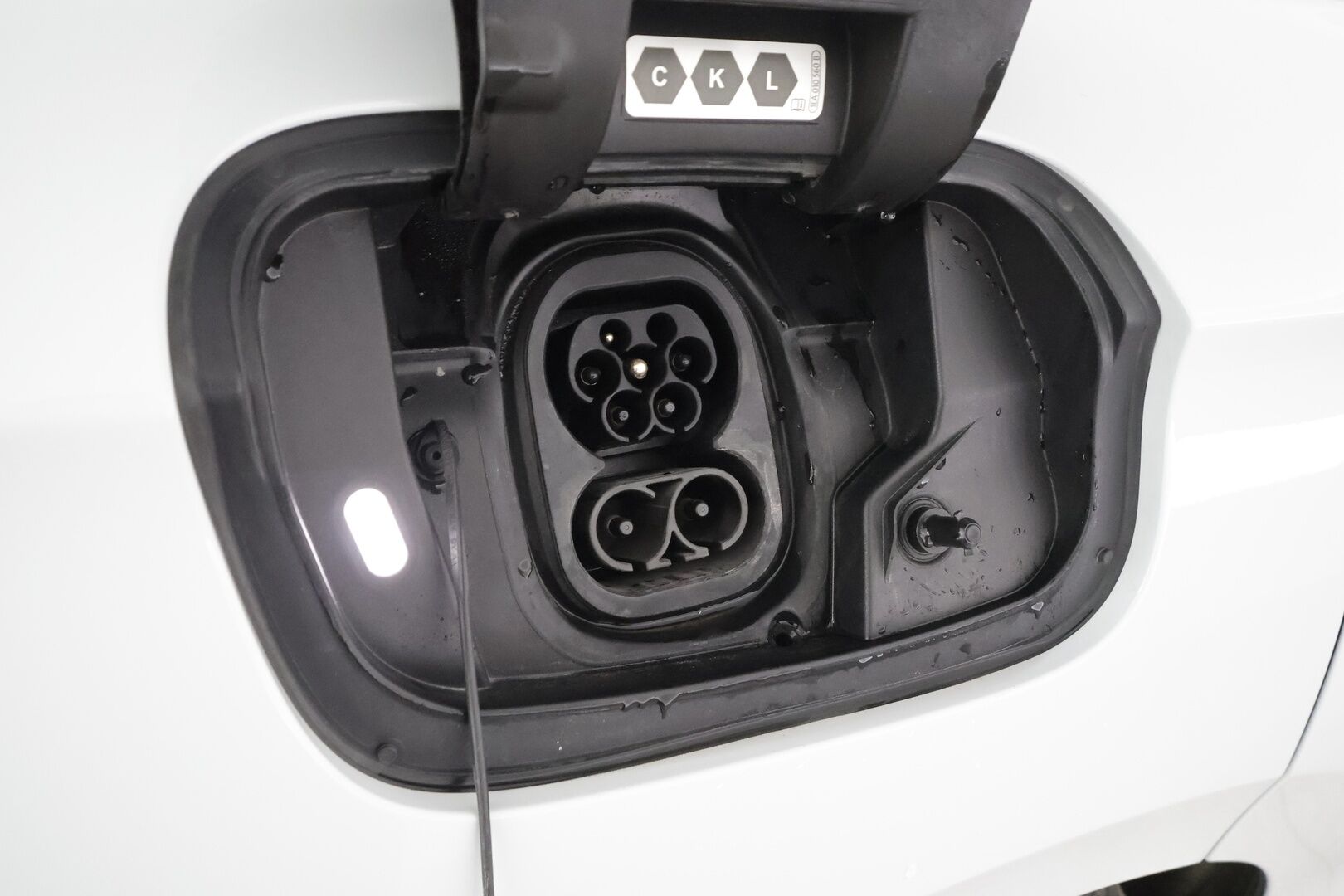 VOLKSWAGEN ID.7 2025 Tourer GTX 4MOTION 250 kW Akku 86 kWh - | ACC | ILP | Koukku | H/K | IQ-Light | HUD | Hierovat Muistipenkit | 360-Kamera | Puolinahat | Keyless | Merkkihuollettu | Kahdet Renkaat |