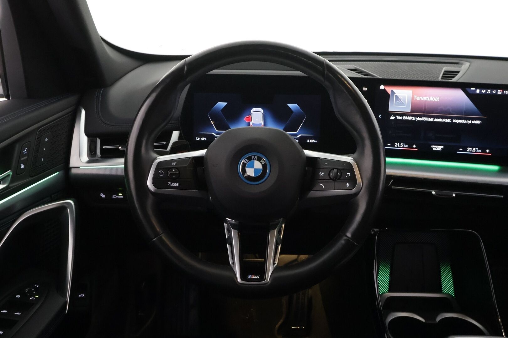 BMW IX1 2023 U11 30 xDrive M Sport - | ILP | Koukku | HUD | 360° | Panorama | Adapt. M-alusta | Muistipenkki | Kuljettajan hieronta | Adapt LED | Comfort Access | Ambient Light | 