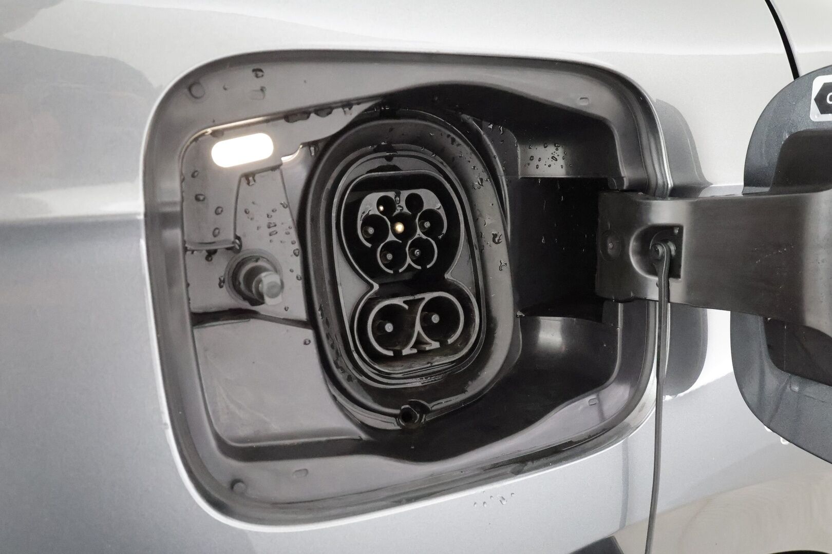 Skoda Enyaq 2024 Coupe 85 SportLine - ILP | Akuston esilämmitys | Lasikatto | ACC | Matrix LED | Peruutuskamera | Keyless | Merkkihuollot | Muistipenkki | Ratinlämmitys | Huippuvarusteet!