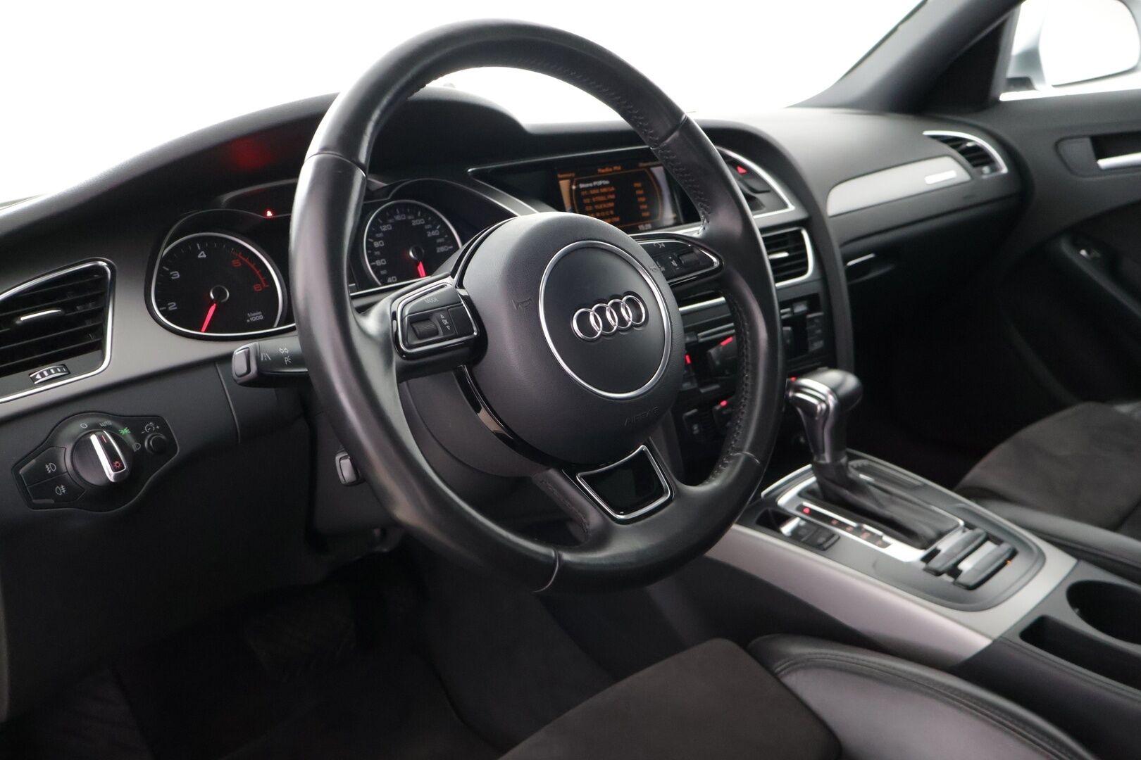 Audi A4 allroad quattro 2013 Alpine Pro 2,0 TDI 130 kW quattro S tronic - ACC | Panorama | Sähköluukku | Tutkat | 2x Renkaat | Katsastettu 9 / 26 | YritysOutlet - Myydään vain yrityksille