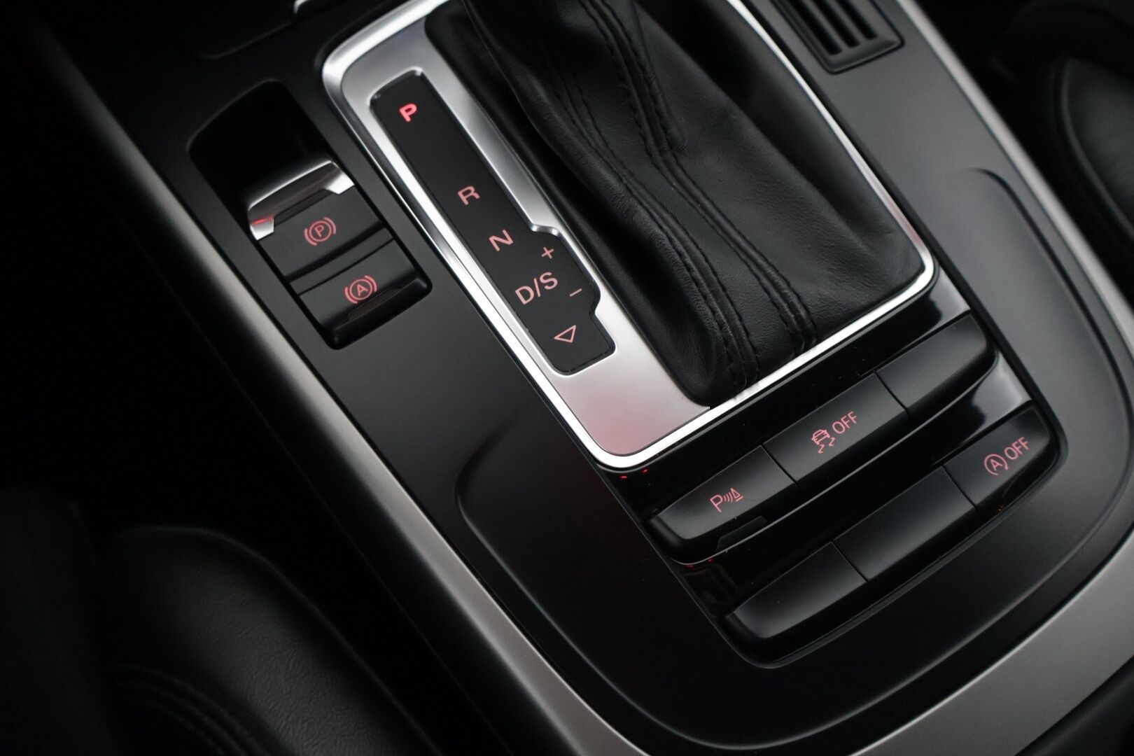 Audi A4 allroad quattro 2013 Alpine Pro 2,0 TDI 130 kW quattro S tronic - ACC | Panorama | Sähköluukku | Tutkat | 2x Renkaat | Katsastettu 9 / 26 | YritysOutlet - Myydään vain yrityksille