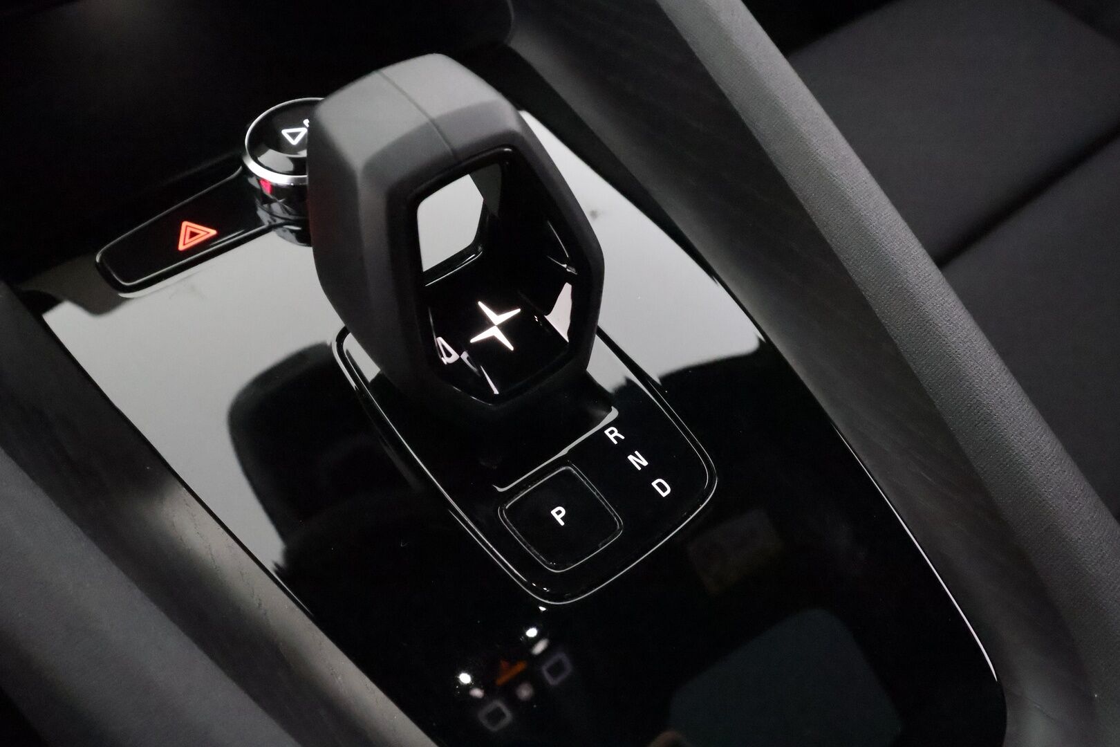 Polestar 2 2021 Long Range Dual Motor, 300kW, 78kWh - | ACC | Koukku | Pixel LED | H/K | Muistipenkki | Lasikatto | P.Kamera | Ratinlämmitys | Keyless | Apple&Android | Kahdet Renkaat |