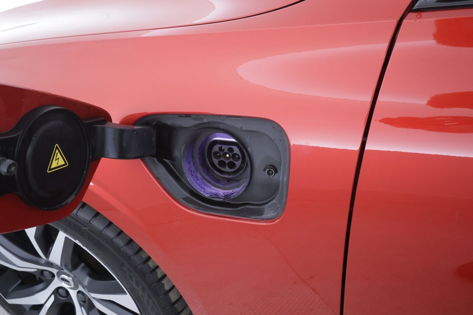 Volvo V60 2020 T8 TwE AWD R-Design aut - | Pilot assist | Webasto | Koukku | Full-LED | Muistipenkki | P.kamera | Puolinahat | Keyless | Apple&Android | Suomi-auto | Merkkihuollot | Kahdet Renkaat |