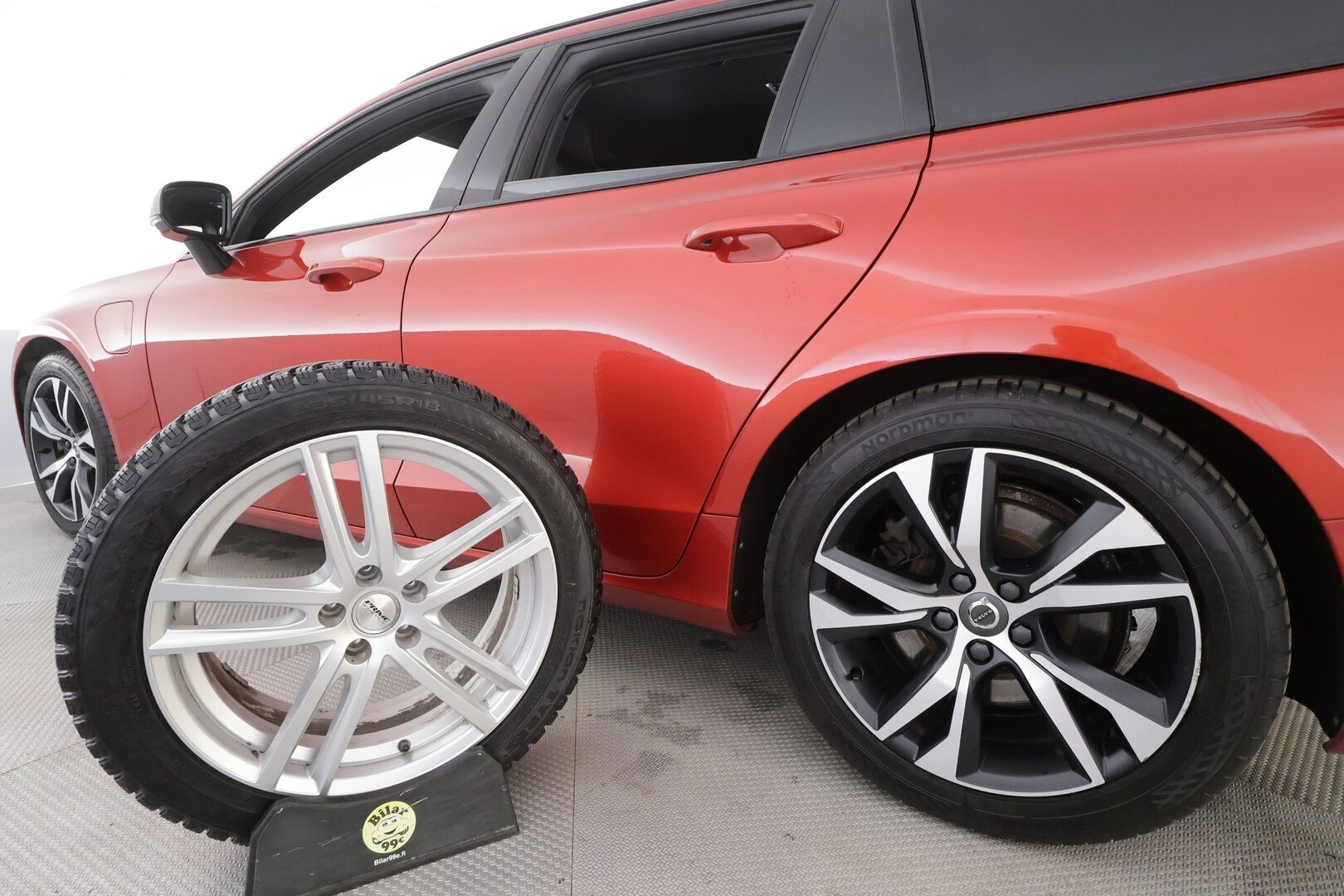 Volvo V60 2020 T8 TwE AWD R-Design aut - | Pilot assist | Webasto | Koukku | Full-LED | Muistipenkki | P.kamera | Puolinahat | Keyless | Apple&Android | Suomi-auto | Merkkihuollot | Kahdet Renkaat |