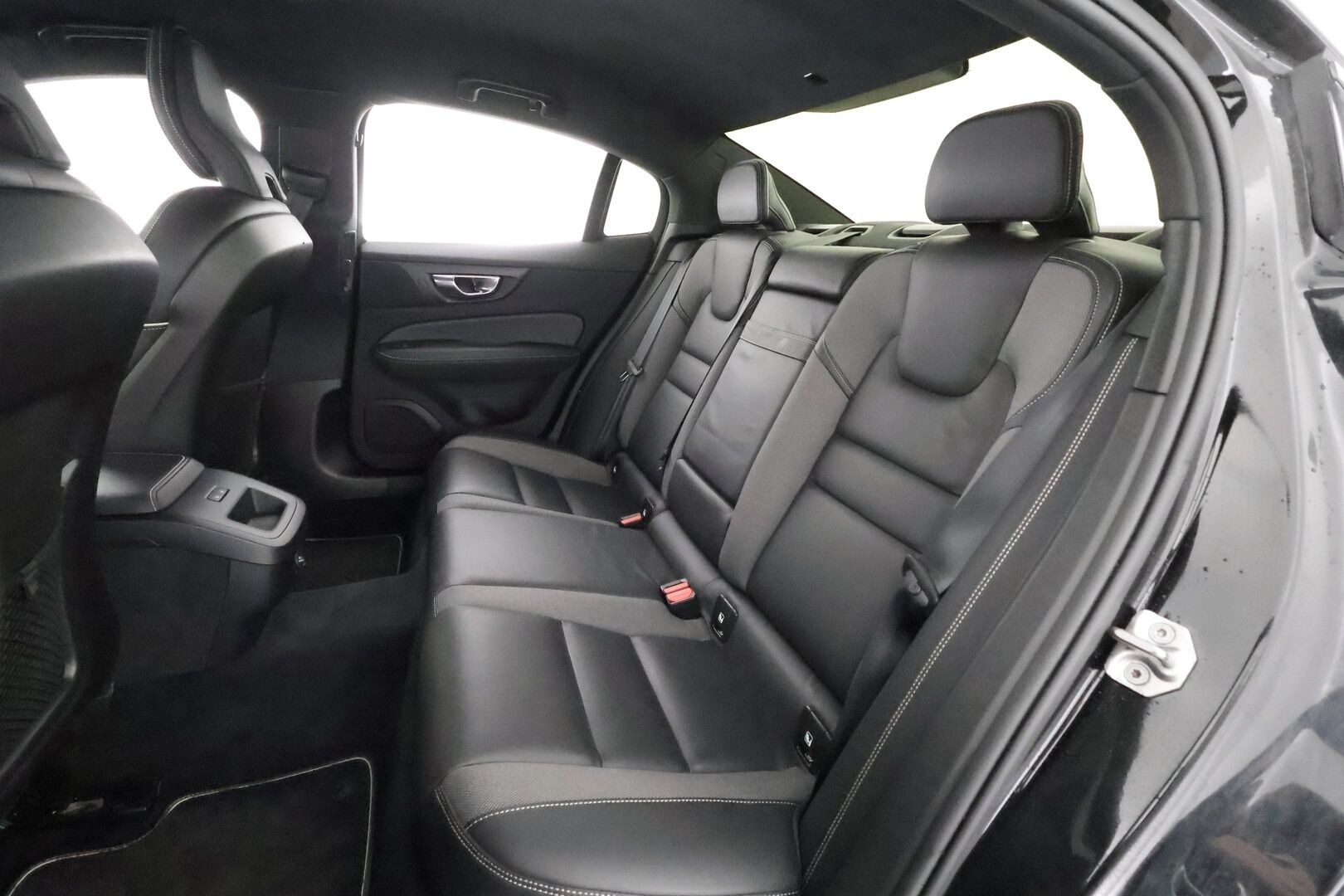 Volvo S60 2020 T5 Business R-Design aut - | ACC | Webasto | Harman/Kardon | Muistipenkki | Sporttipenkit | Puolinahat | Pilot Assist | Keyless | Lämm. ratti | Digimittaristo | 