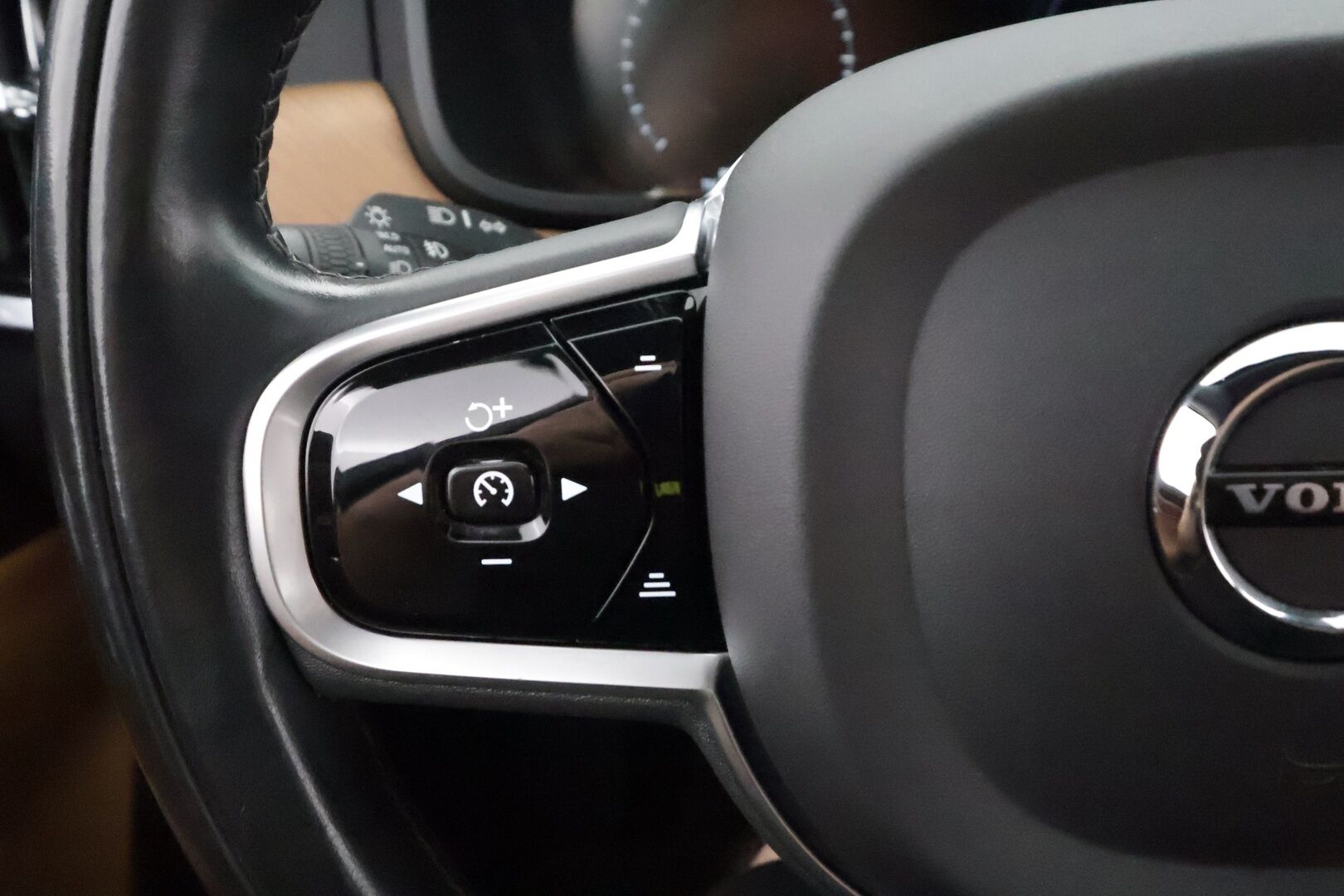 Volvo V90 2020 T8 TwE AWD Business Inscription aut - | Webasto | Koukku | ACC | Full-LED | P.Kamera | Sporttinahat Muistilla | Navi | Kaistavahti | Katveavustin | Keyless | 2x Latauskaapelit | Kahdet renkaat | Jakopää tehty! 