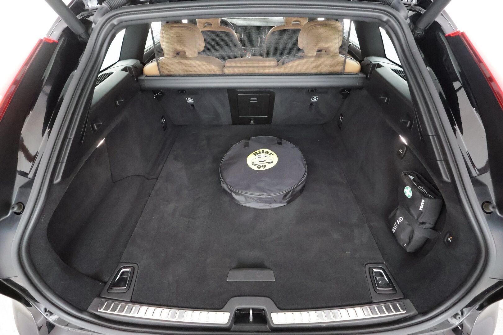 Volvo V90 2020 T8 TwE AWD Business Inscription aut - | Webasto | Koukku | ACC | Full-LED | P.Kamera | Sporttinahat Muistilla | Navi | Kaistavahti | Katveavustin | Keyless | 2x Latauskaapelit | Kahdet renkaat | Jakopää tehty! 