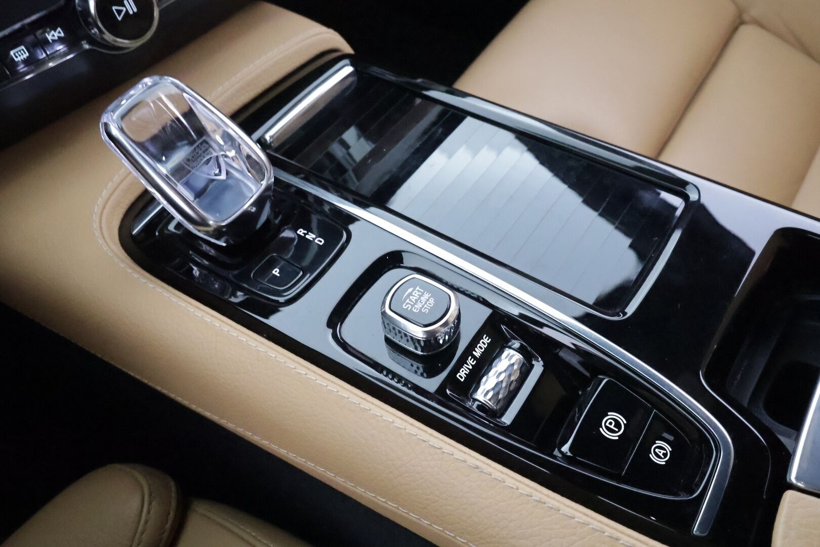 Volvo V90 2020 T8 TwE AWD Business Inscription aut - | Webasto | Koukku | ACC | Full-LED | P.Kamera | Sporttinahat Muistilla | Navi | Kaistavahti | Katveavustin | Keyless | 2x Latauskaapelit | Kahdet renkaat | Jakopää tehty! 