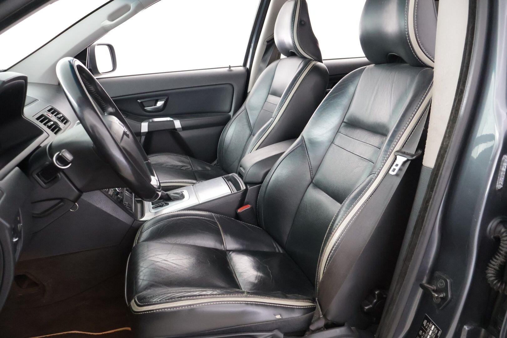 Volvo XC90 2008 7-seater D5 AWD Geartronic** YritysOutlet - Myydään vain yrityksille - 7-paikkanen | Webasto | Vetokoukku | Erinomainen huoltohistoria | 2x Renkaat alumiinivanteineen
