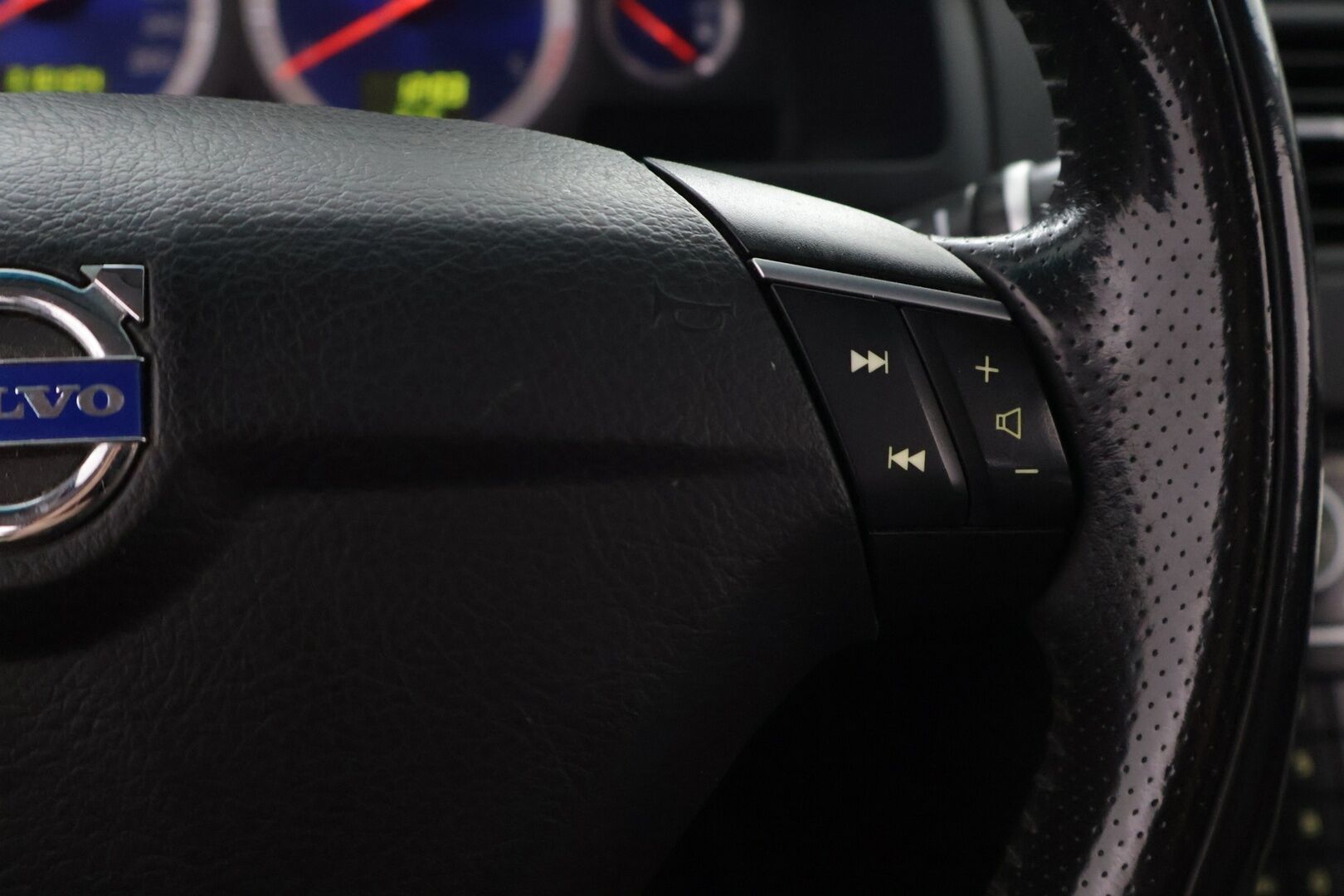 Volvo XC90 2008 7-seater D5 AWD Geartronic** YritysOutlet - Myydään vain yrityksille - 7-paikkanen | Webasto | Vetokoukku | Erinomainen huoltohistoria | 2x Renkaat alumiinivanteineen