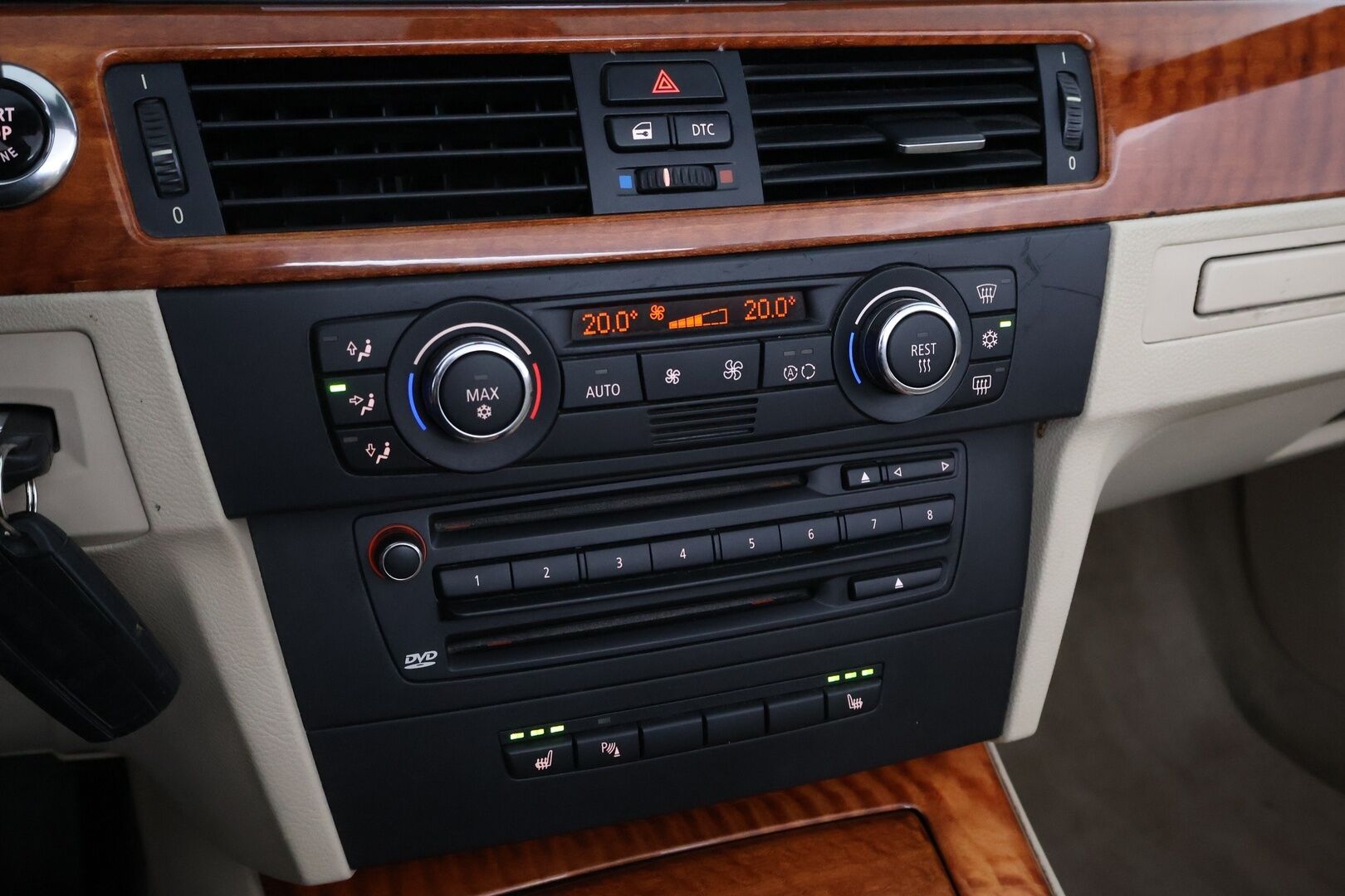 BMW 330 2008 A E92 Coupé - Prof. Navi / Sähköpenkit / Vaalea Nahkasisusta / Xenon / Keyless / Juuri saapunut!