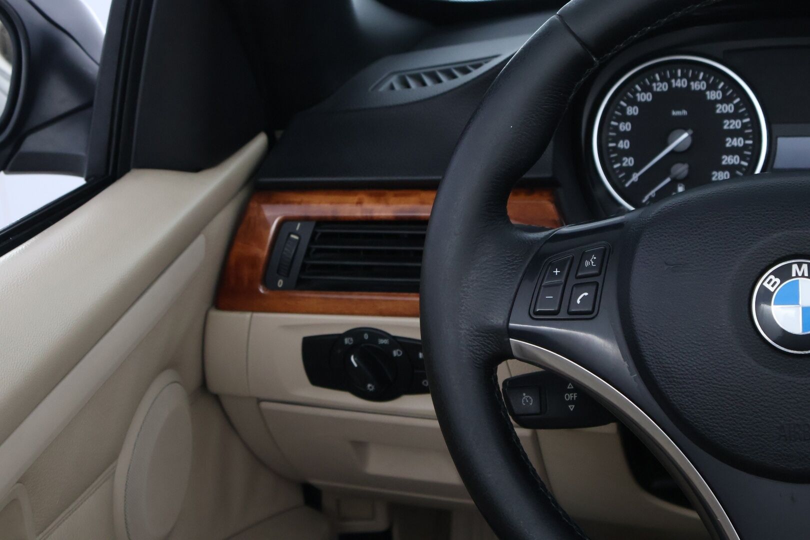 BMW 330 2008 A E92 Coupé - Prof. Navi / Sähköpenkit / Vaalea Nahkasisusta / Xenon / Keyless / Juuri saapunut!