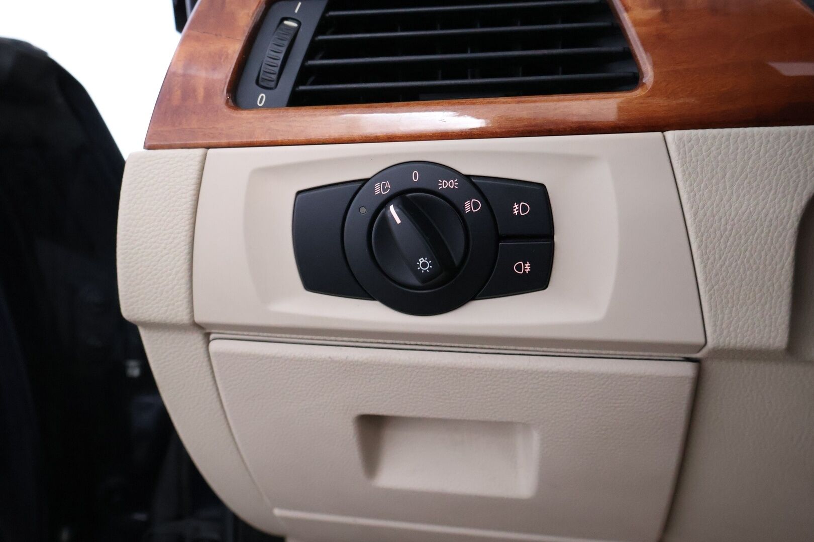 BMW 330 2008 A E92 Coupé - Prof. Navi / Sähköpenkit / Vaalea Nahkasisusta / Xenon / Keyless / Juuri saapunut!