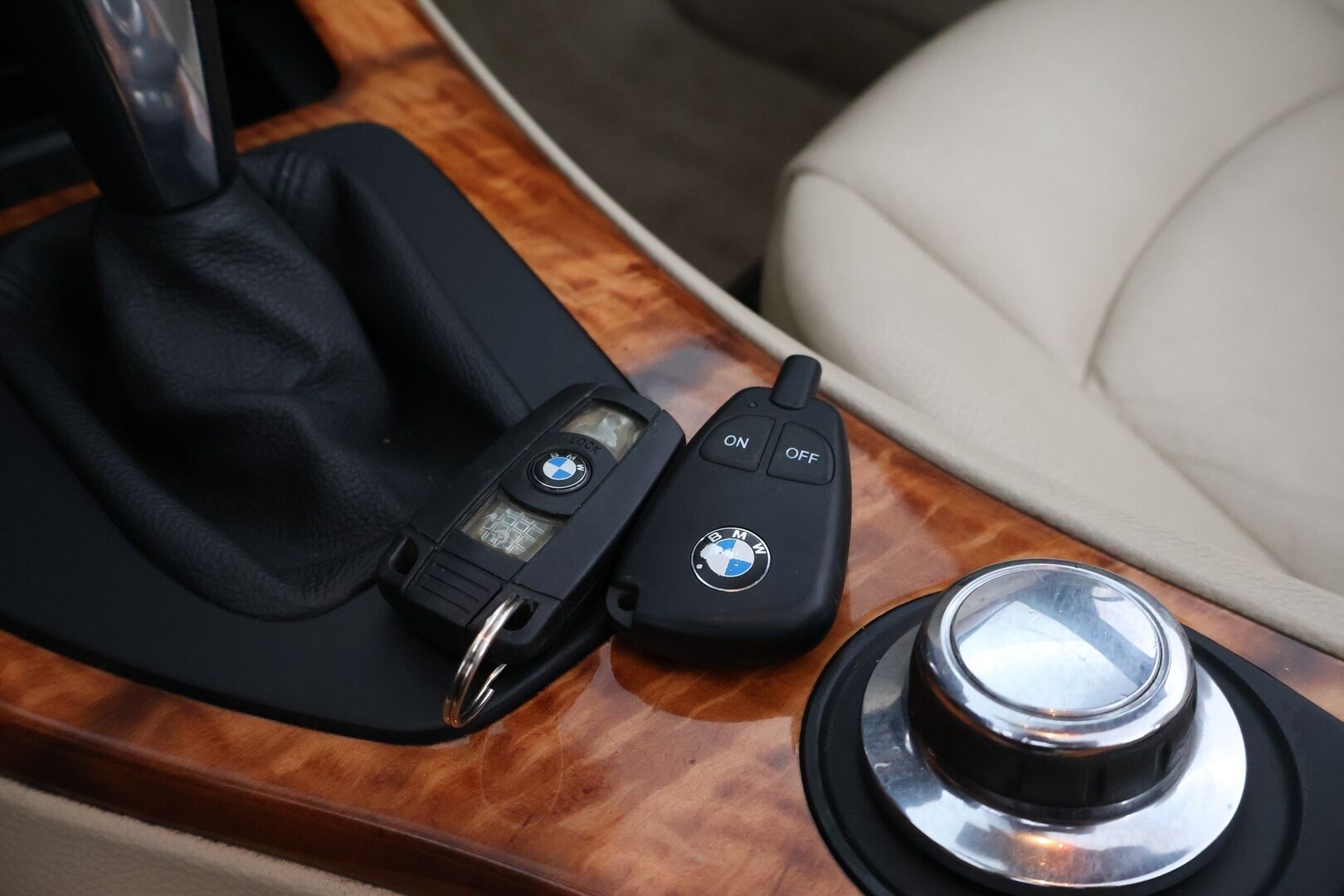 BMW 330 2008 A E92 Coupé - Prof. Navi / Sähköpenkit / Vaalea Nahkasisusta / Xenon / Keyless / Juuri saapunut!
