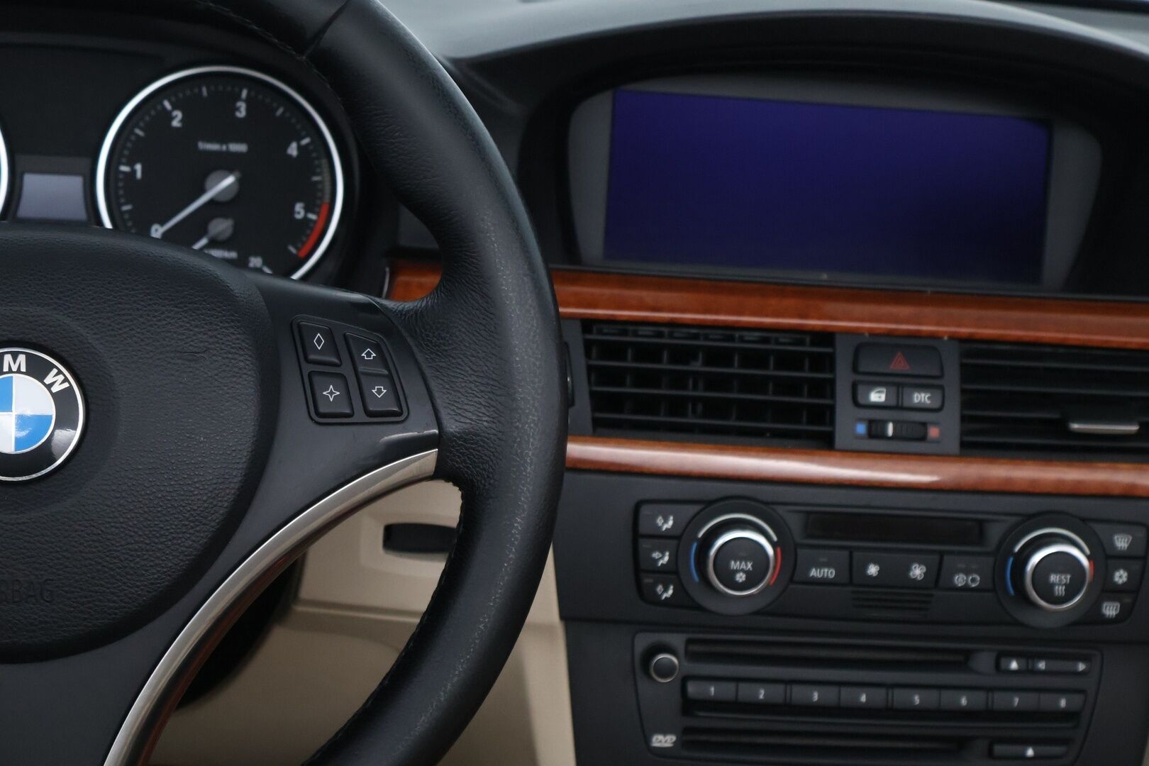 BMW 330 2008 A E92 Coupé - Prof. Navi / Sähköpenkit / Vaalea Nahkasisusta / Xenon / Keyless / Juuri saapunut!