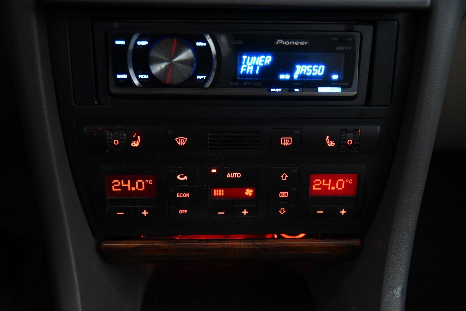 Audi A6 2000 4D A6 SEDAN QUATTRO 2.4 AUT / Myydään huutokaupat.com:issa! - Myydään vain huutokaupat.com:issa! 