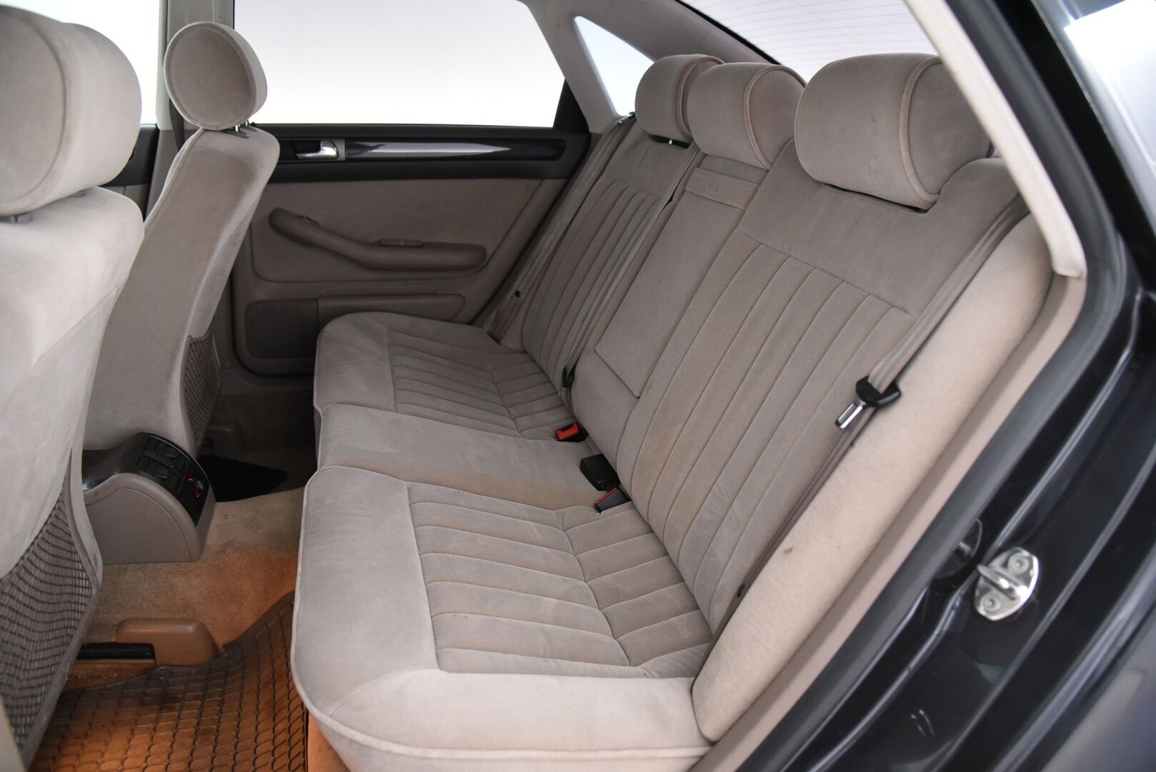 Audi A6 2000 4D A6 SEDAN QUATTRO 2.4 AUT / Myydään huutokaupat.com:issa! - Myydään vain huutokaupat.com:issa! 