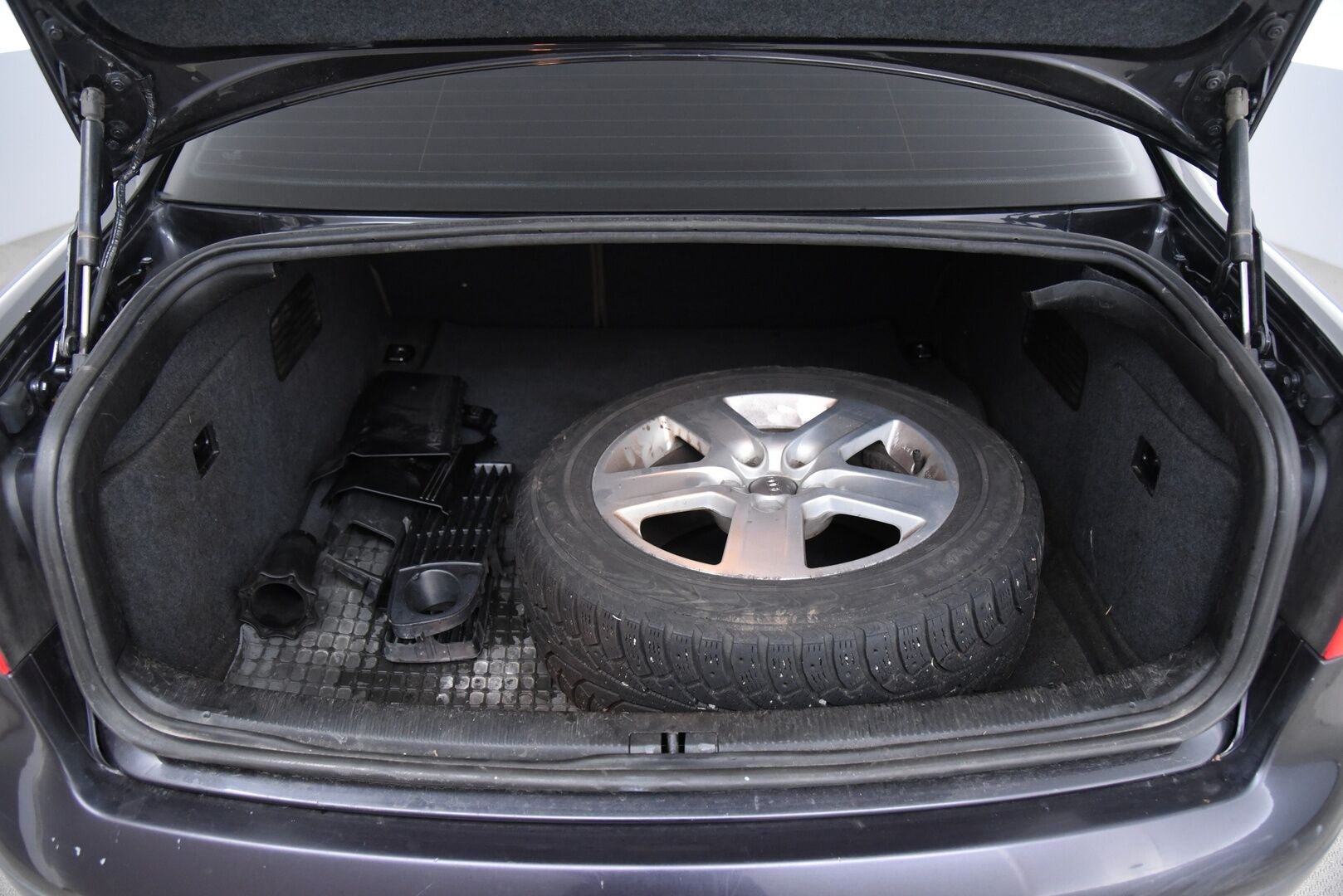 Audi A6 2000 4D A6 SEDAN QUATTRO 2.4 AUT / Myydään huutokaupat.com:issa! - Myydään vain huutokaupat.com:issa! 