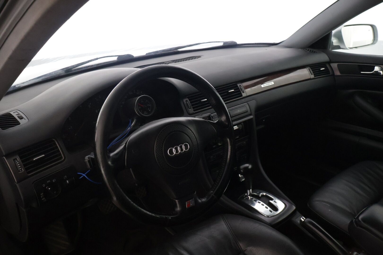 Audi A6 2001 5D A6 AVANT QUATTRO 2.7T AUTOMATIC-4B-4X4/276 - | Tämä auto myynnissä Huutokaupat.com | Lohko | 2xVanteet | Pioneeri soitin | Nahkasisusta |